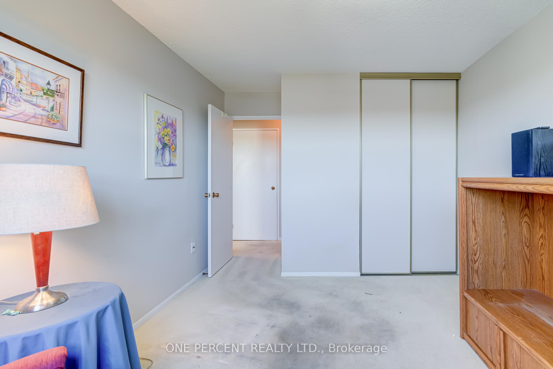 Photo 18 of Unit 705, 20 William Roe Boulevard, Newmarket, Central Newmarket — HOMEH