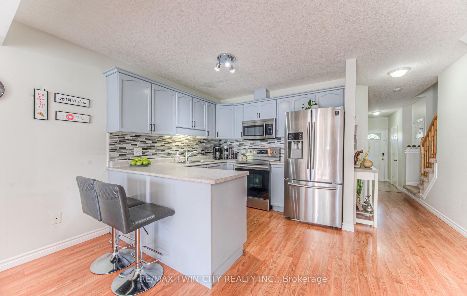 Photo 5 of Unit 4, 972 Strasburg Road, Kitchener — HOMEH