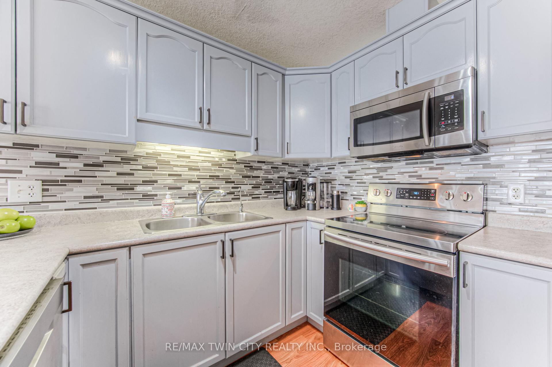 Photo 7 of Unit 4, 972 Strasburg Road, Kitchener — HOMEH