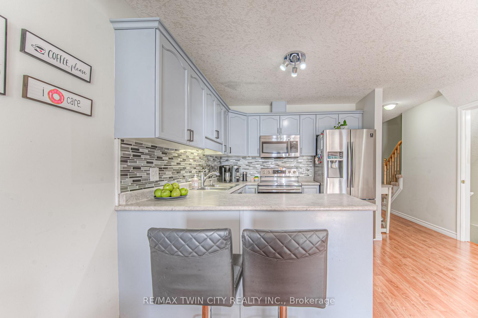 Photo 8 of Unit 4, 972 Strasburg Road, Kitchener — HOMEH