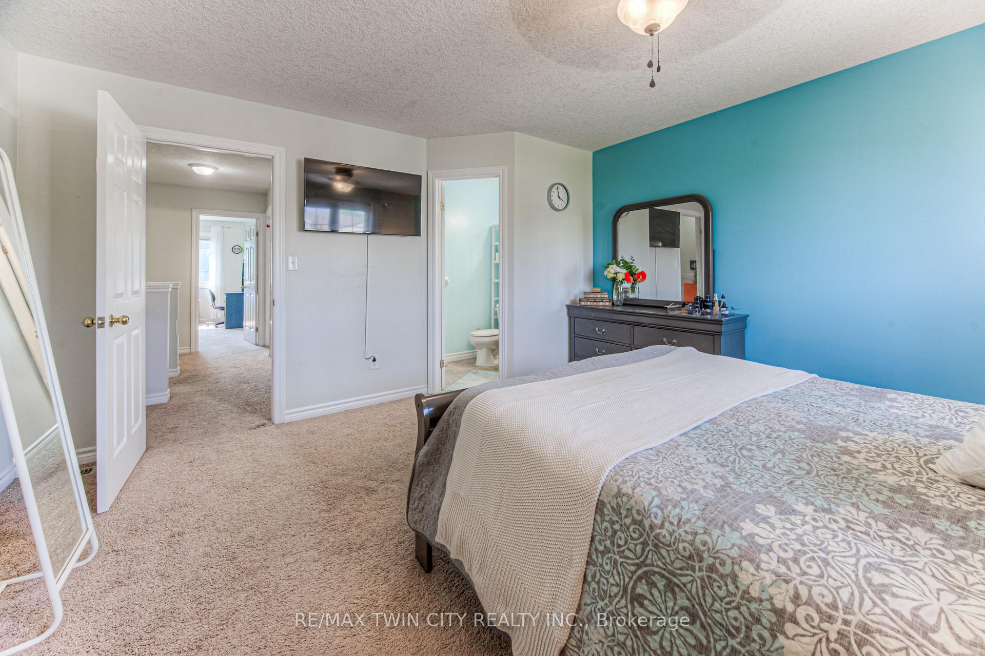 Photo 25 of Unit 4, 972 Strasburg Road, Kitchener — HOMEH