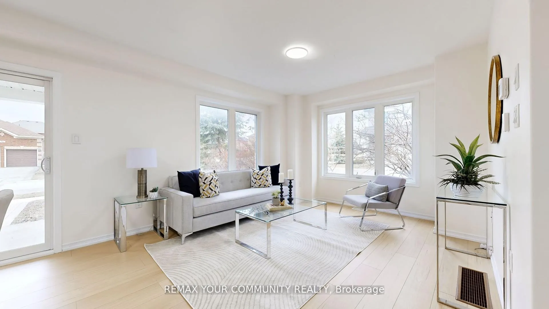 Photo 4 of Unit 15, 75 Prince William Way, Barrie, Innis-Shore — HOMEH