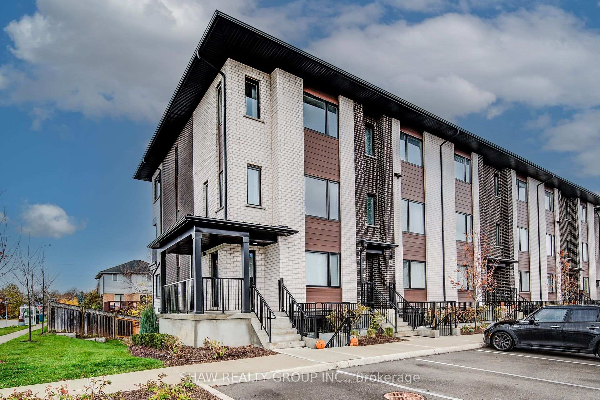 Photo 1 of 4 Lily Lane, Guelph, Clairfields/Hanlon Business Park — HOMEH