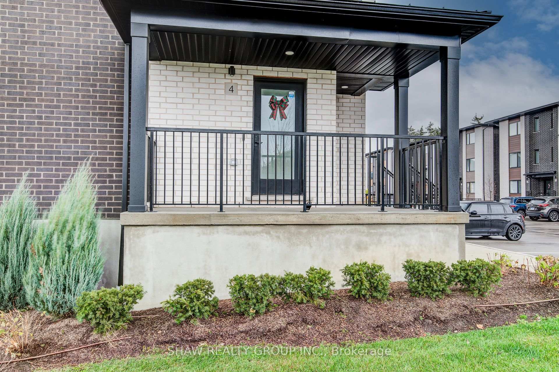 Photo 6 of 4 Lily Lane, Guelph, Clairfields/Hanlon Business Park — HOMEH