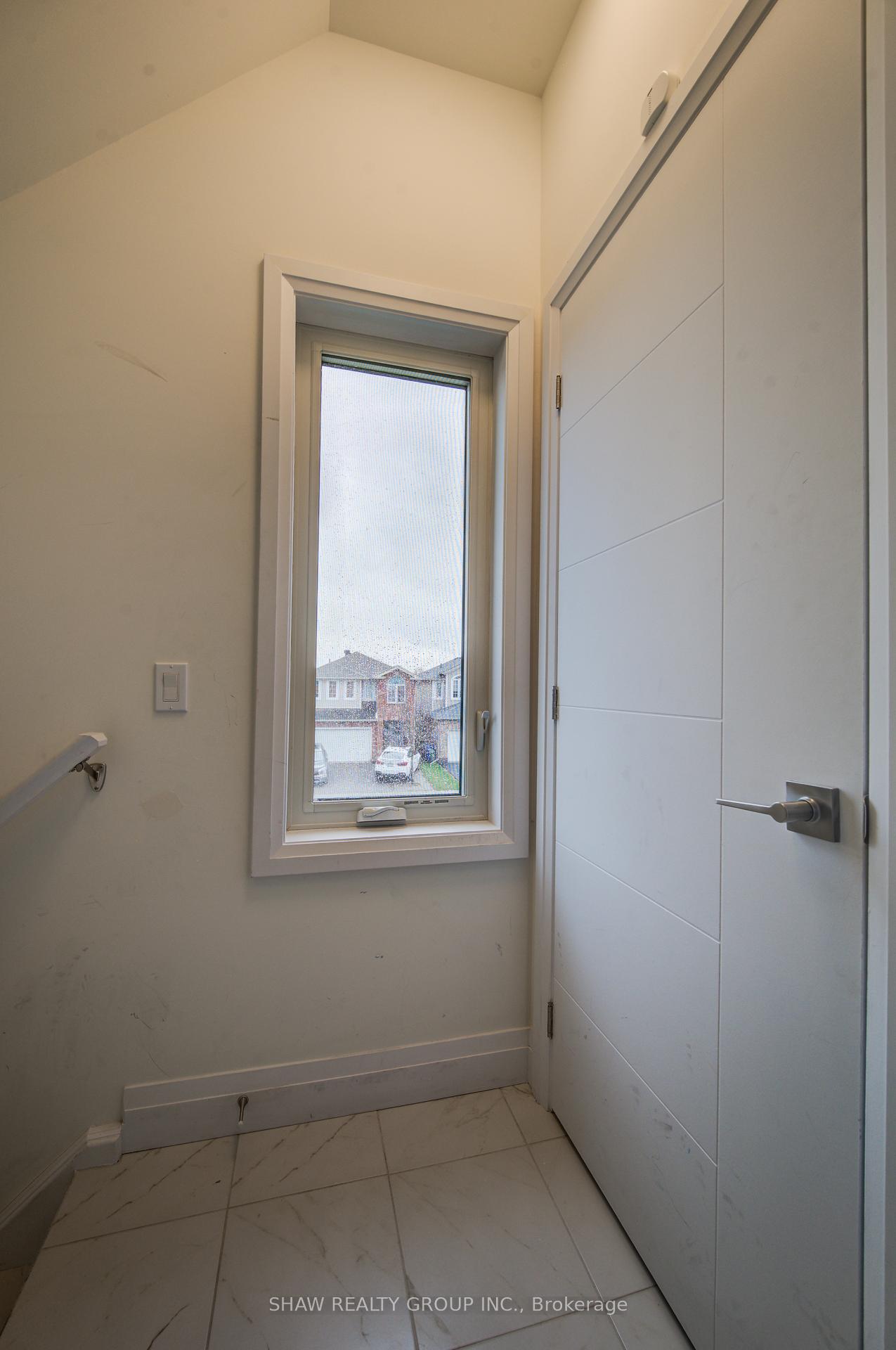 Photo 10 of 4 Lily Lane, Guelph, Clairfields/Hanlon Business Park — HOMEH