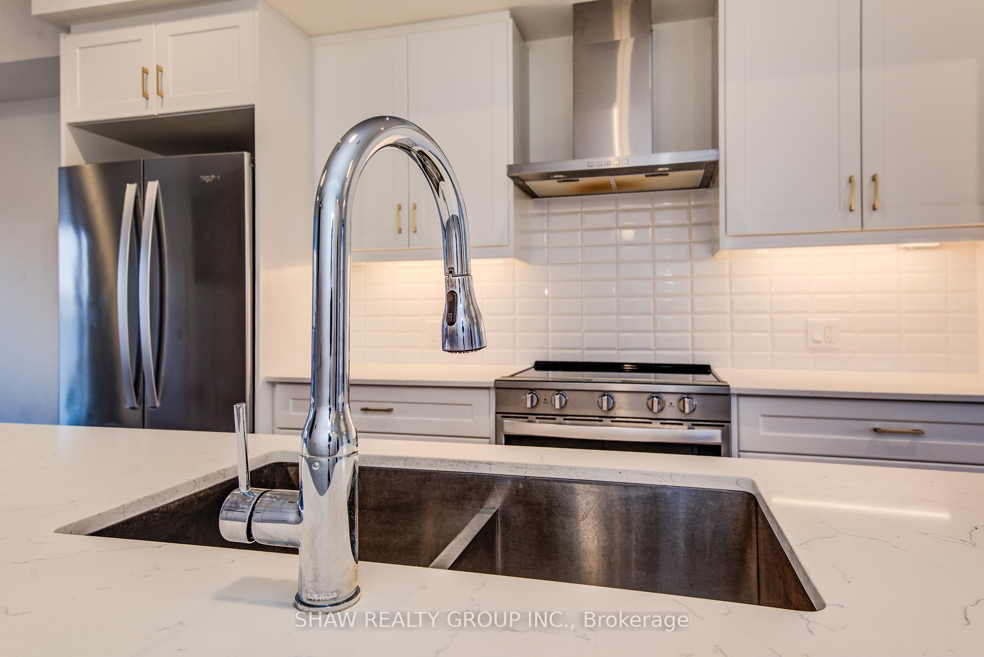 Photo 12 of 4 Lily Lane, Guelph, Clairfields/Hanlon Business Park — HOMEH