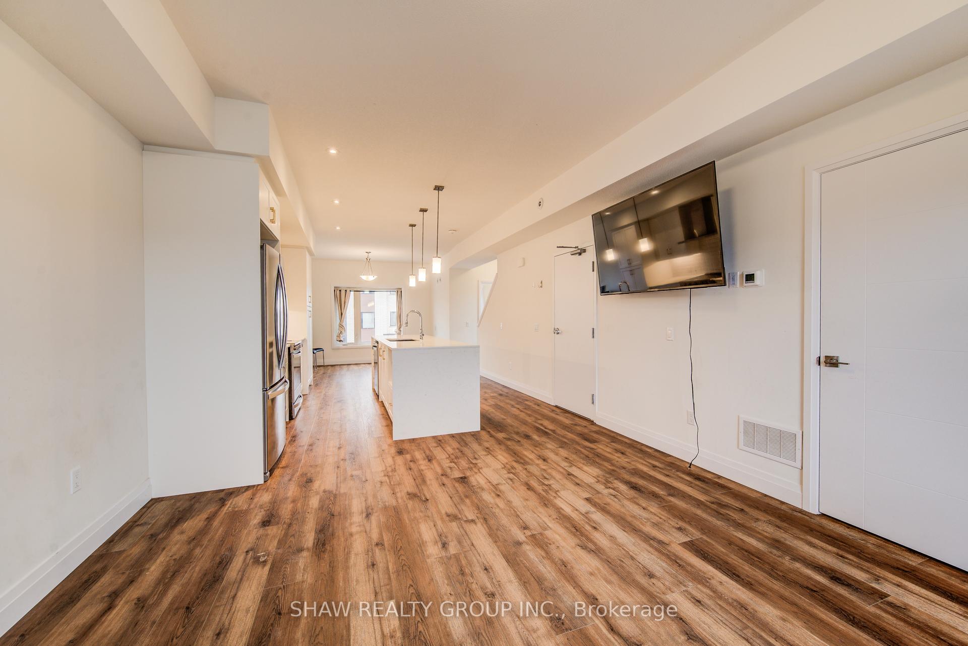 Photo 20 of 4 Lily Lane, Guelph, Clairfields/Hanlon Business Park — HOMEH