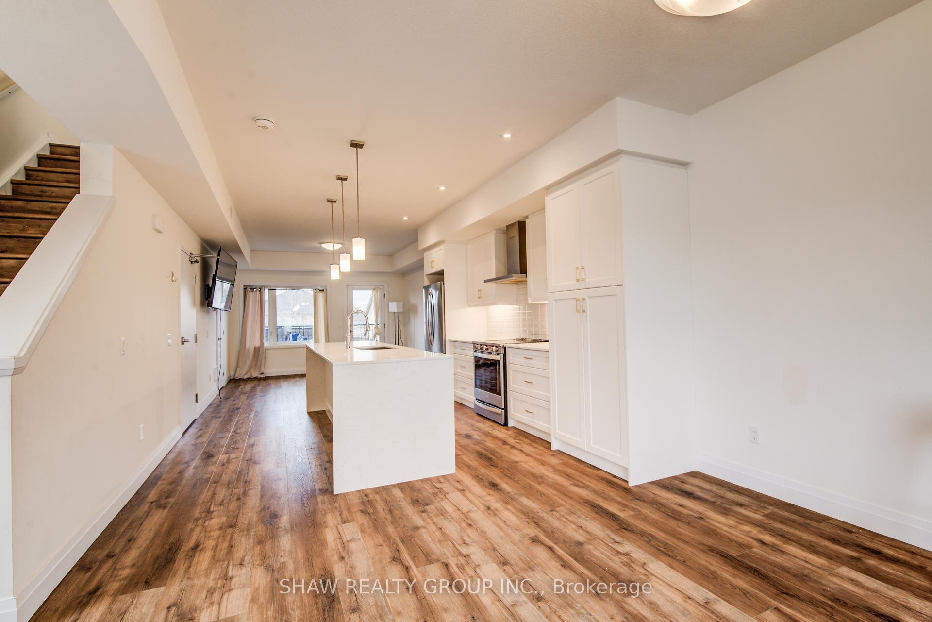 Photo 24 of 4 Lily Lane, Guelph, Clairfields/Hanlon Business Park — HOMEH
