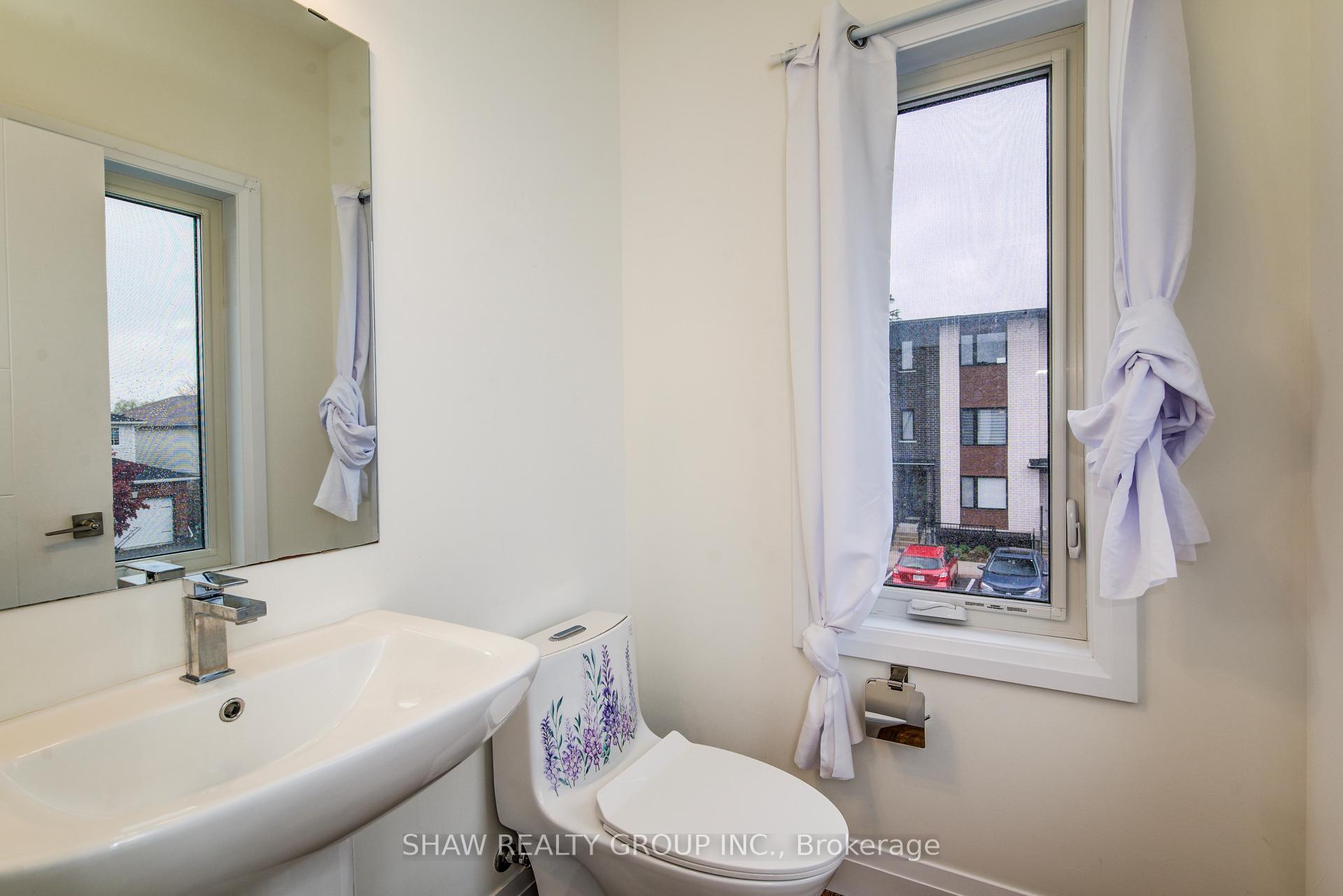 Photo 26 of 4 Lily Lane, Guelph, Clairfields/Hanlon Business Park — HOMEH