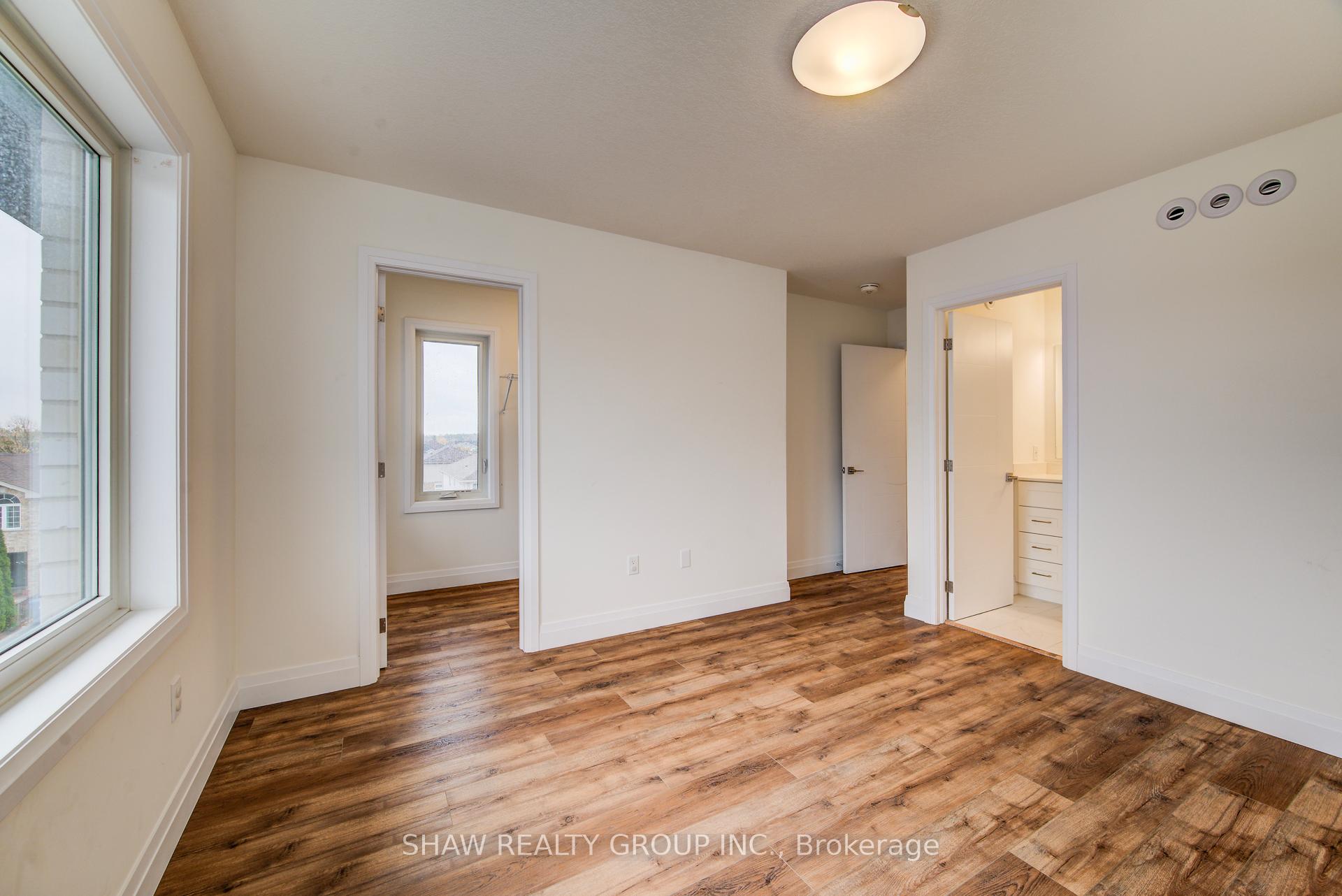 Photo 34 of 4 Lily Lane, Guelph, Clairfields/Hanlon Business Park — HOMEH
