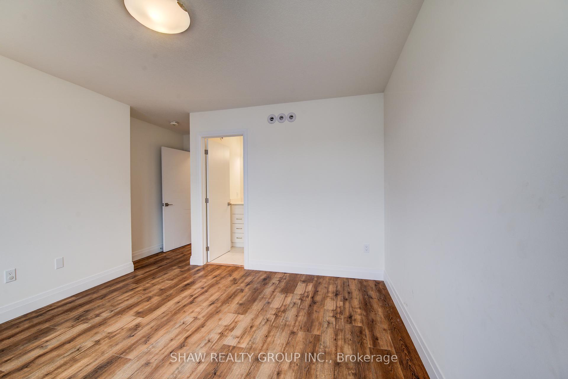 Photo 36 of 4 Lily Lane, Guelph, Clairfields/Hanlon Business Park — HOMEH