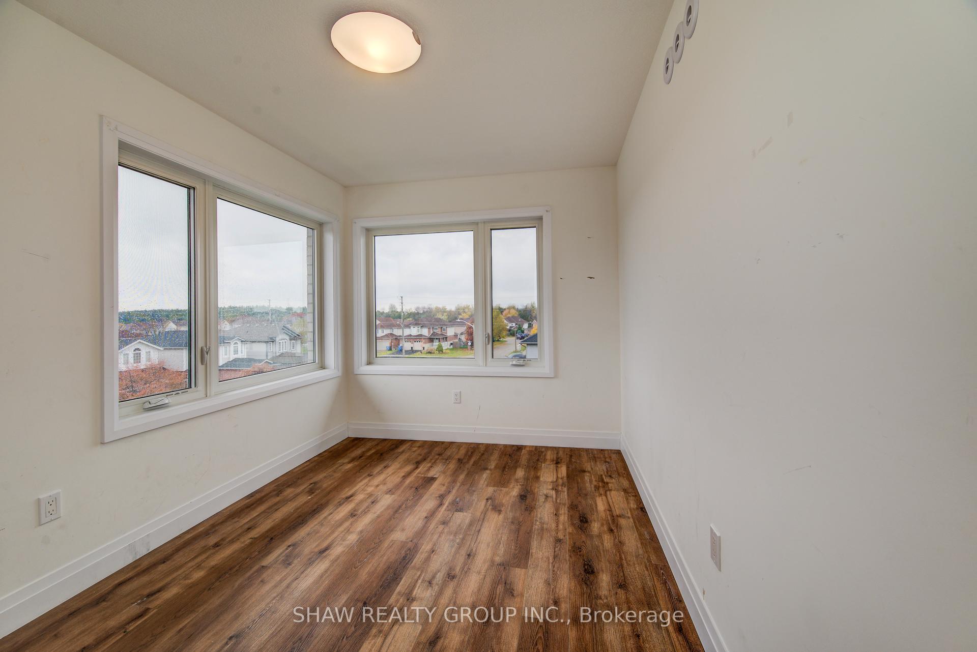 Photo 42 of 4 Lily Lane, Guelph, Clairfields/Hanlon Business Park — HOMEH