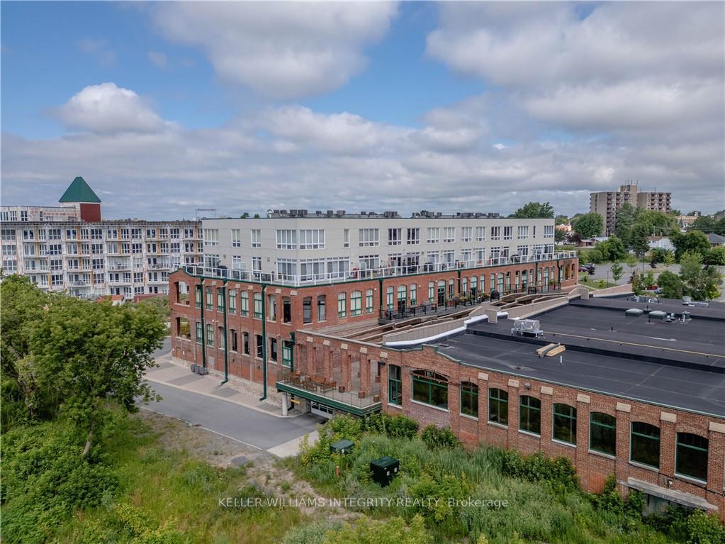 Front of Unit 305, 703 Cotton Mill Street