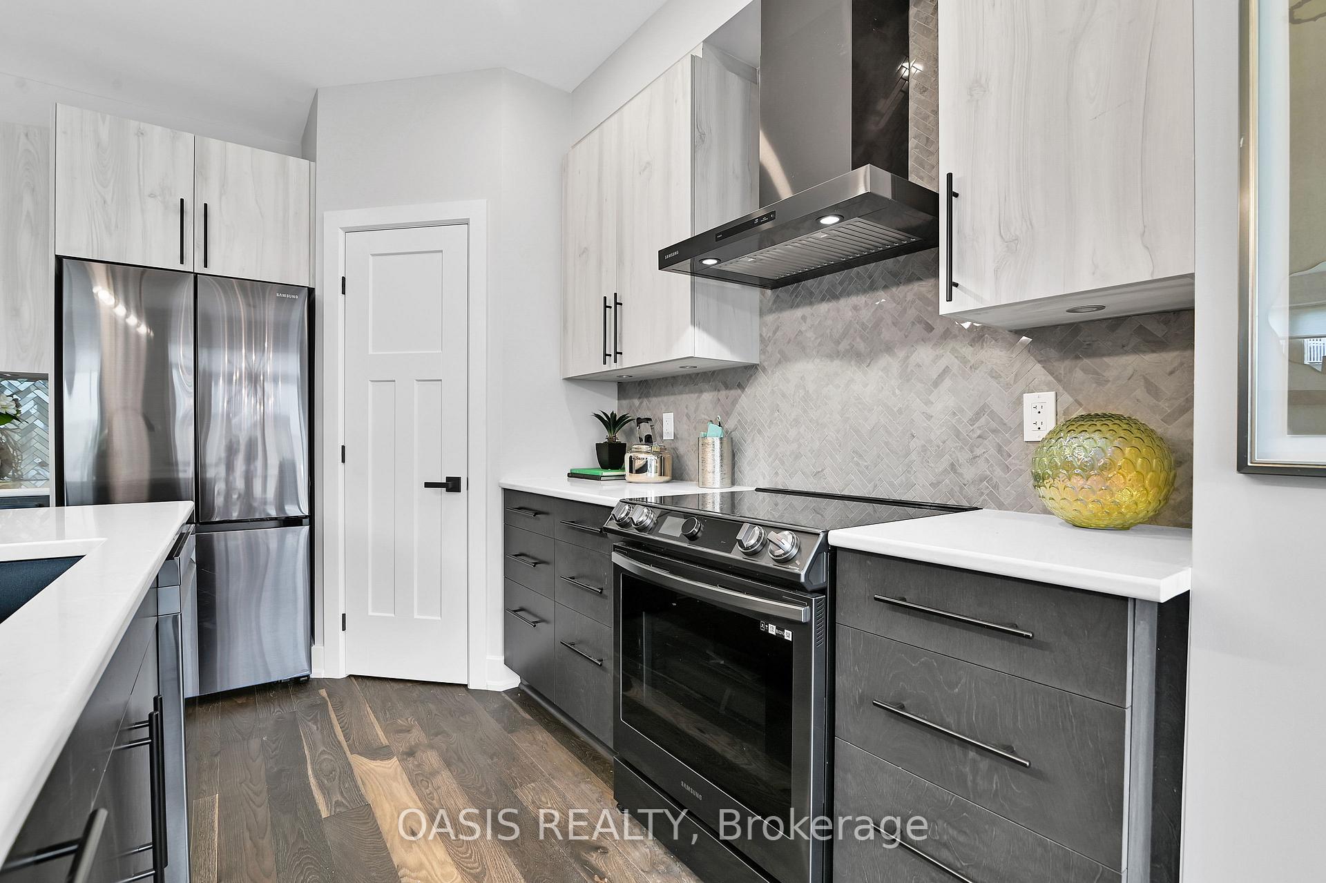 Photo 5 of 720 Pipit Lane, Ottawa, Barrhaven - Half Moon Bay — HOMEH