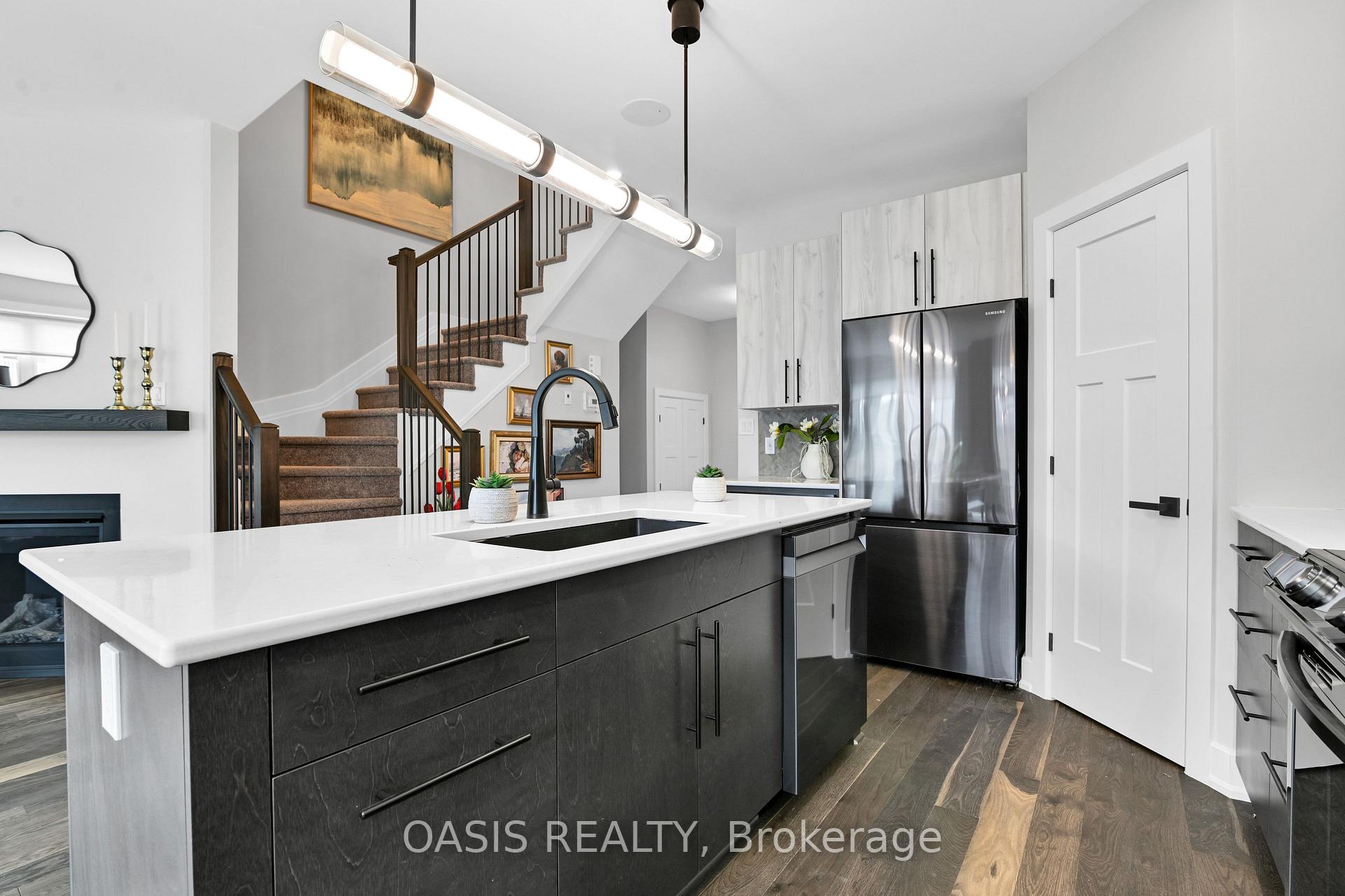 Photo 8 of 720 Pipit Lane, Ottawa, Barrhaven - Half Moon Bay — HOMEH