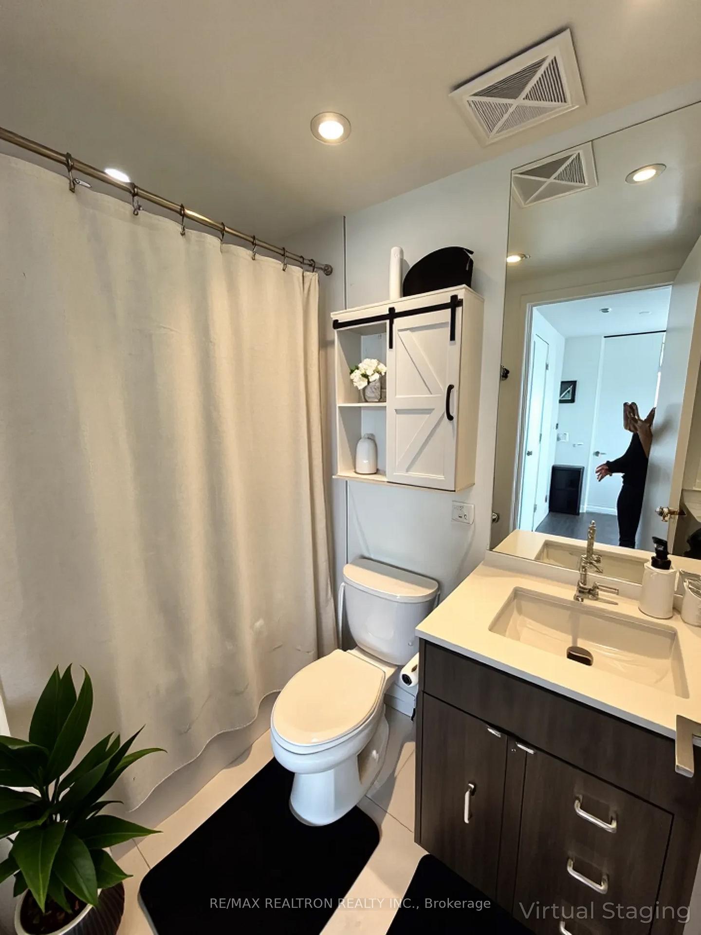 Photo 7 of Unit 1903, 60 Colborne Street, Toronto, Church-Yonge Corridor — HOMEH