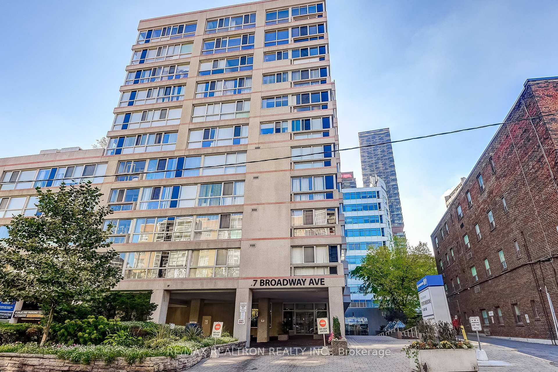 Front of Unit 609, 7 Broadway Avenue