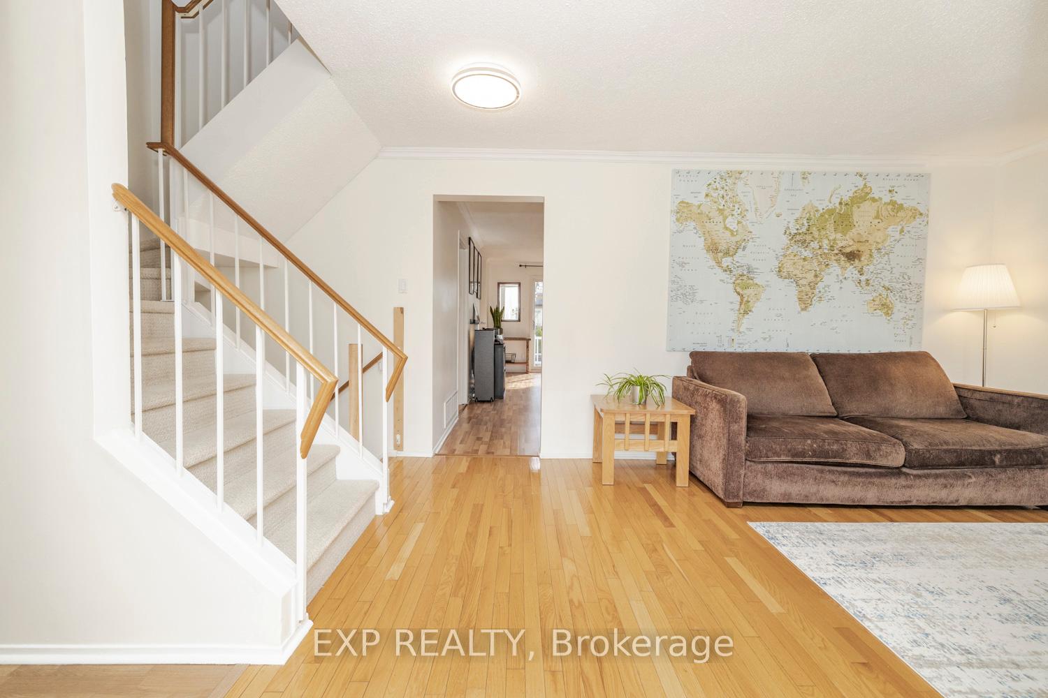 Photo 6 of 1465 Bradshaw Crescent, Ottawa, Pineview — HOMEH