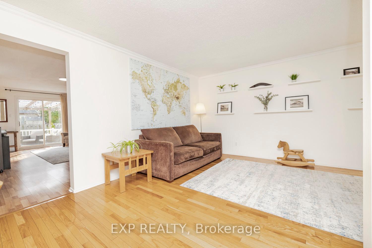 Photo 7 of 1465 Bradshaw Crescent, Ottawa, Pineview — HOMEH
