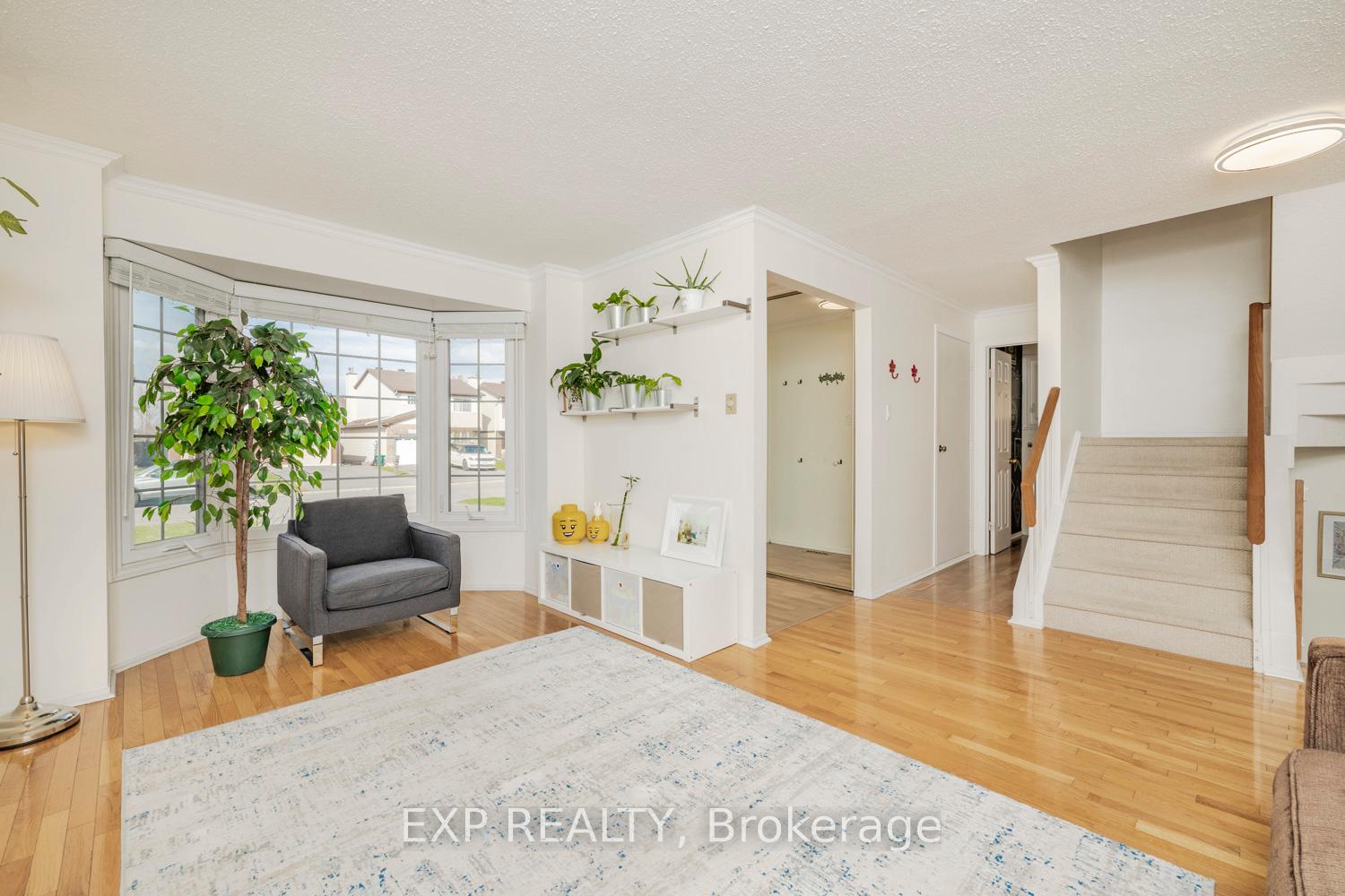 Photo 8 of 1465 Bradshaw Crescent, Ottawa, Pineview — HOMEH