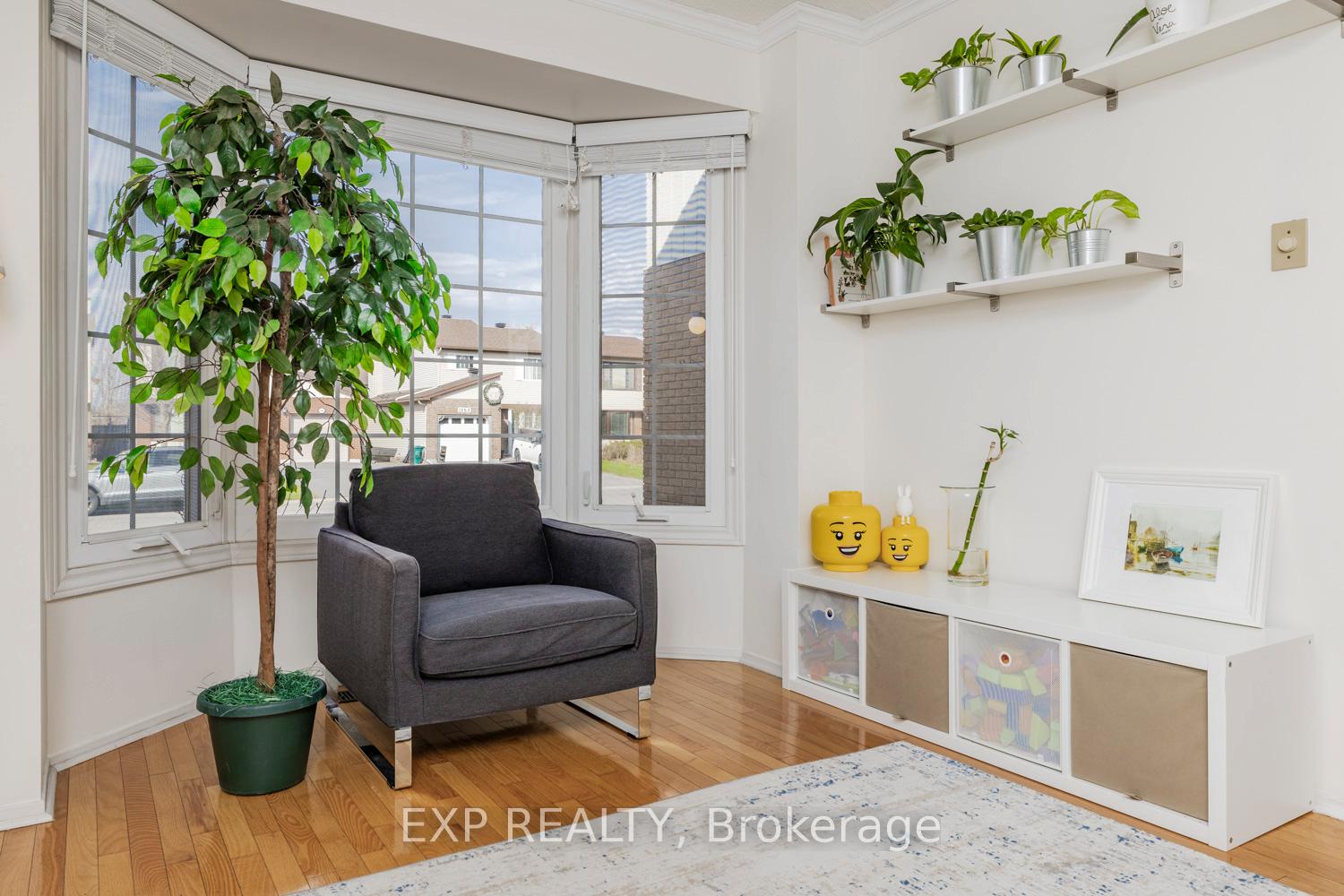 Photo 10 of 1465 Bradshaw Crescent, Ottawa, Pineview — HOMEH