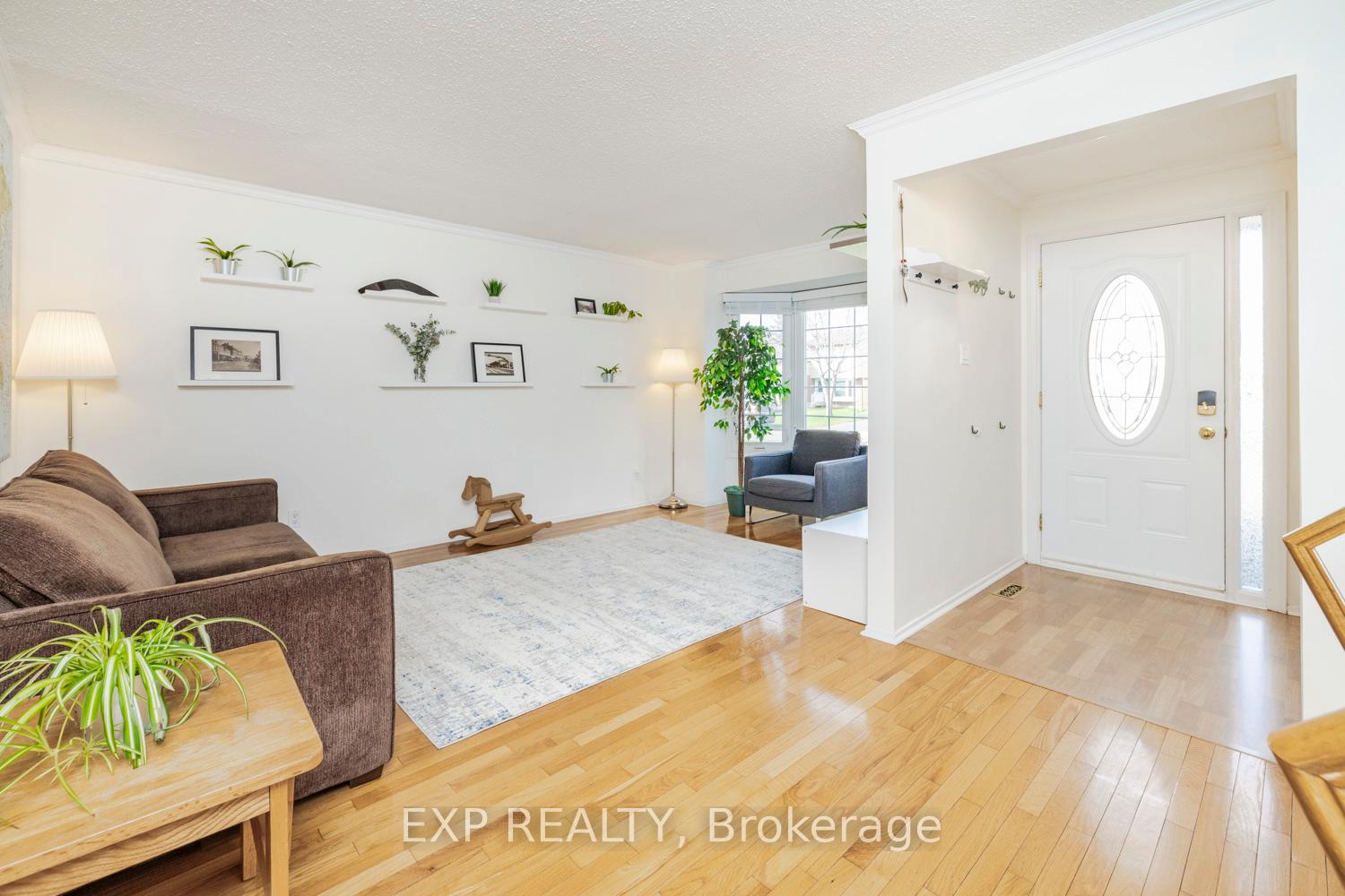 Photo 12 of 1465 Bradshaw Crescent, Ottawa, Pineview — HOMEH