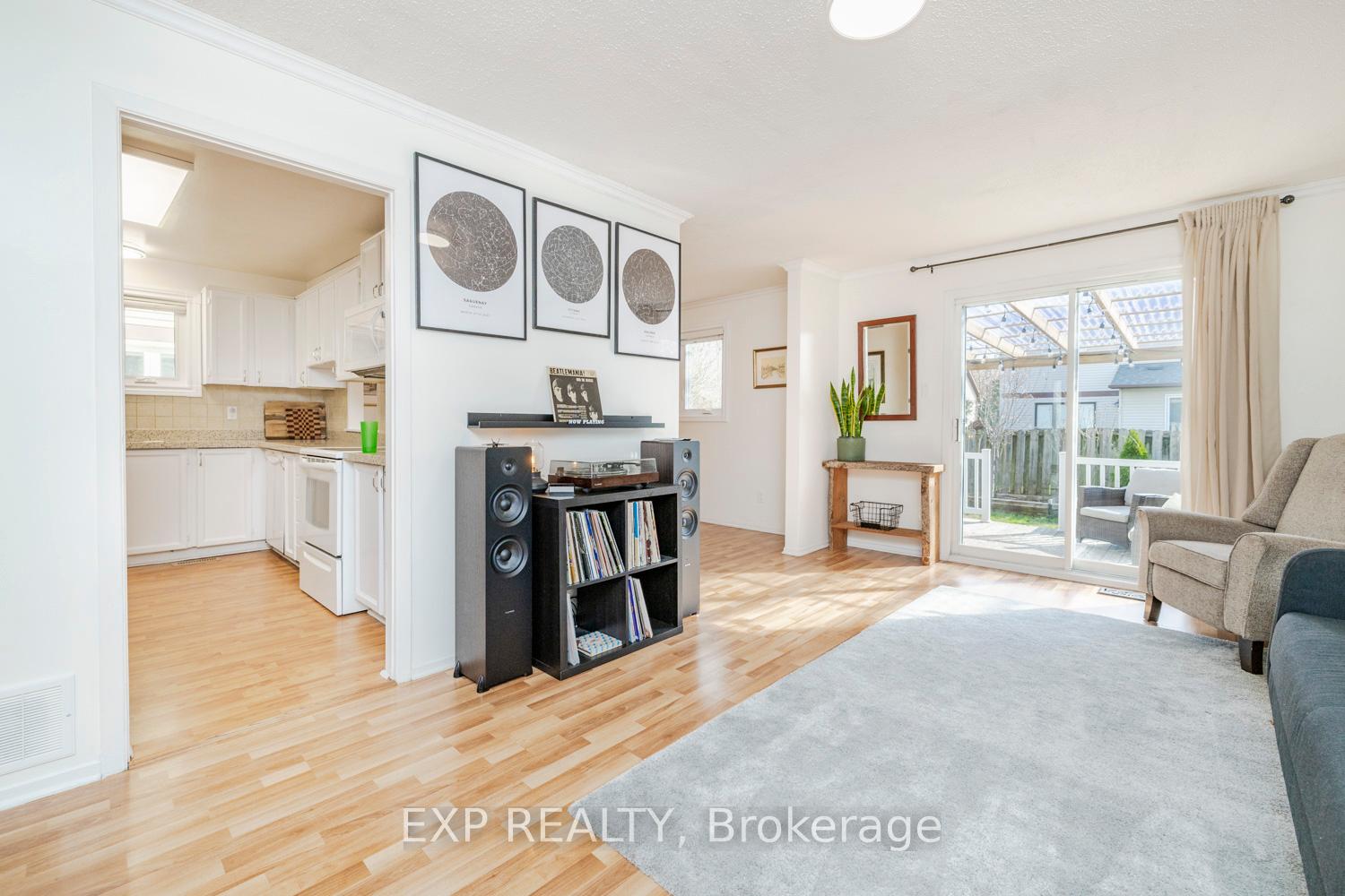 Photo 14 of 1465 Bradshaw Crescent, Ottawa, Pineview — HOMEH