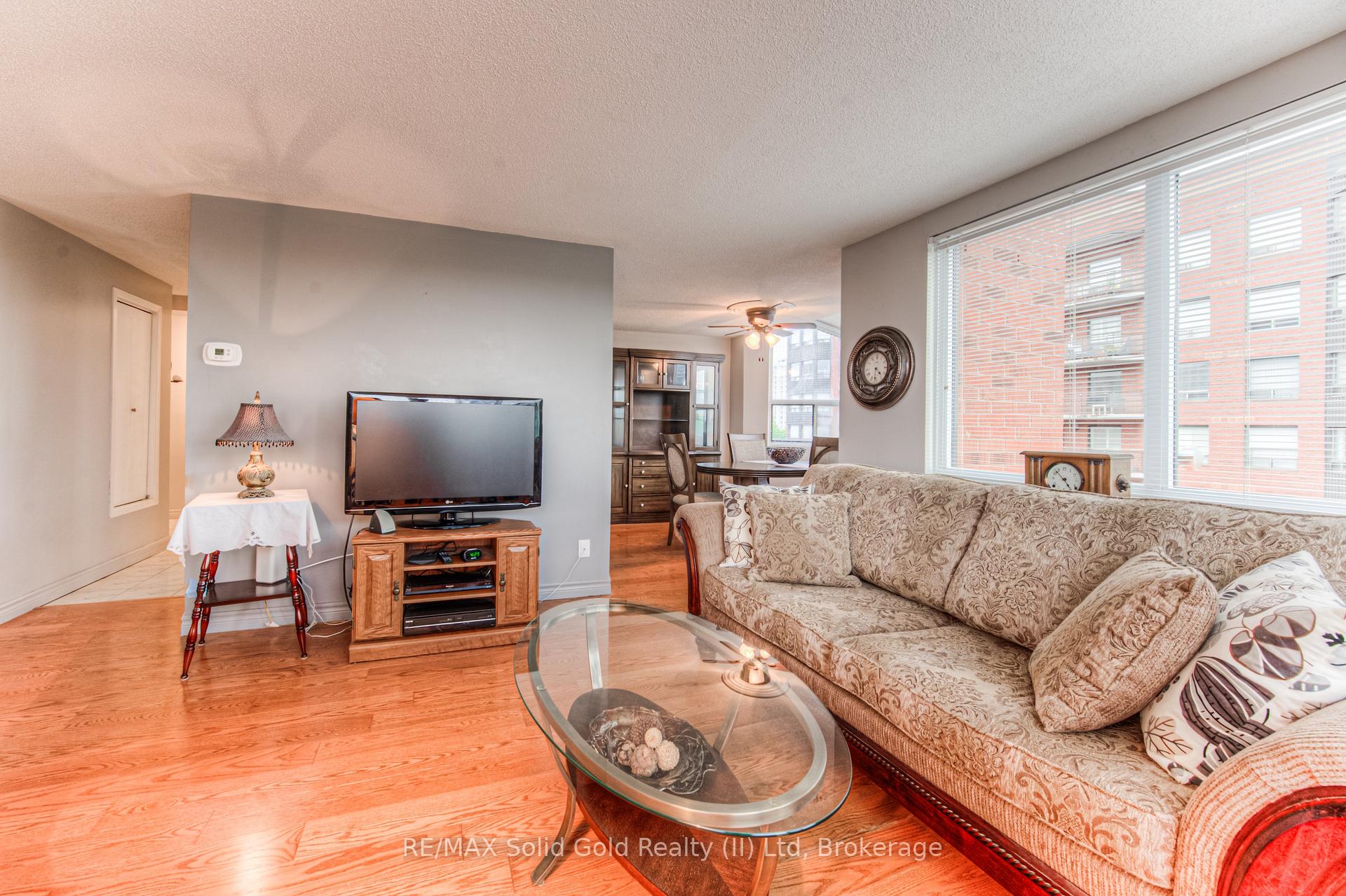 Photo 4 of Unit 611, 20 Ellen Street E, Kitchener — HOMEH