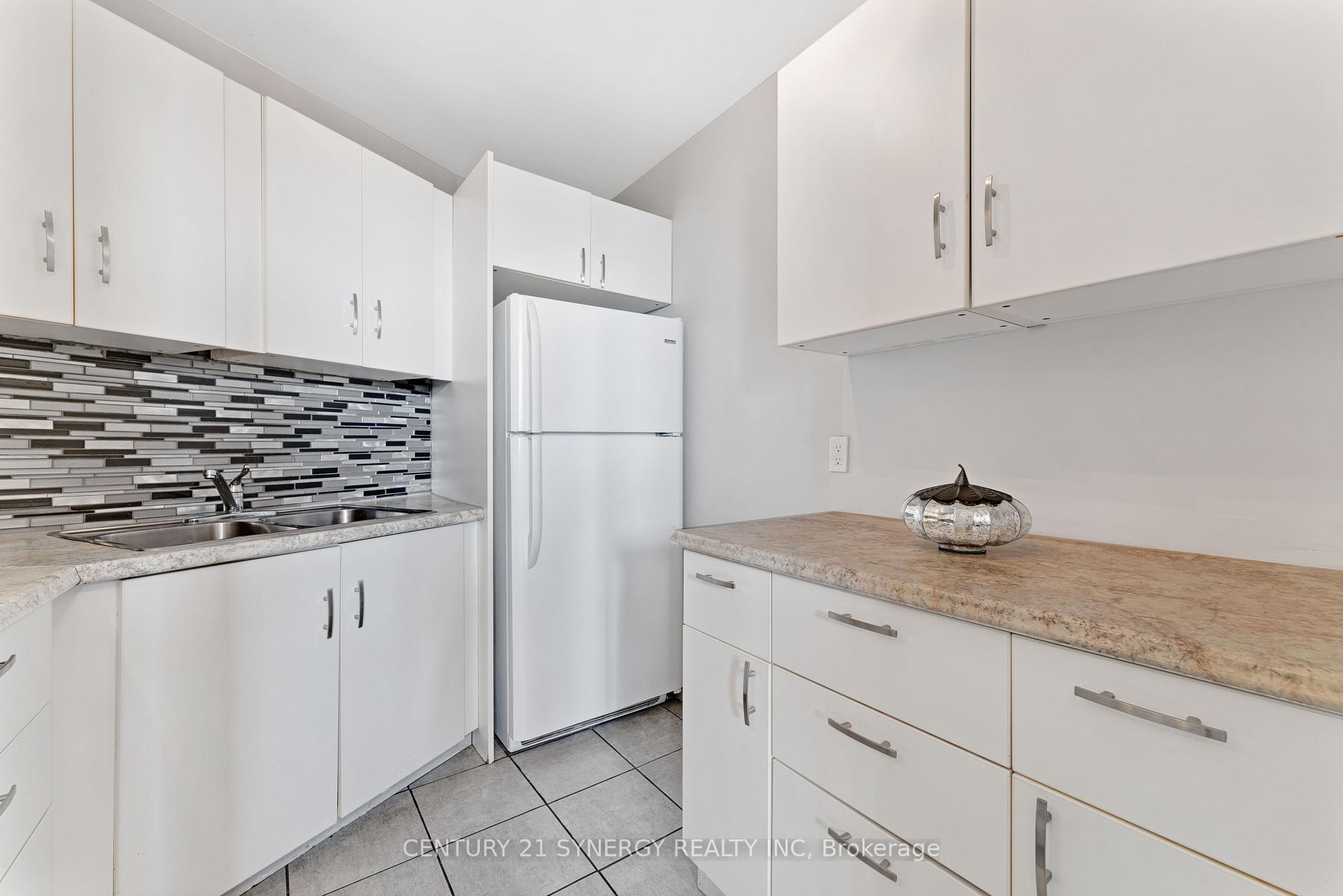 Photo 12 of Unit 718, 2000 Jasmine Crescent, Ottawa, Beacon Hill South — HOMEH