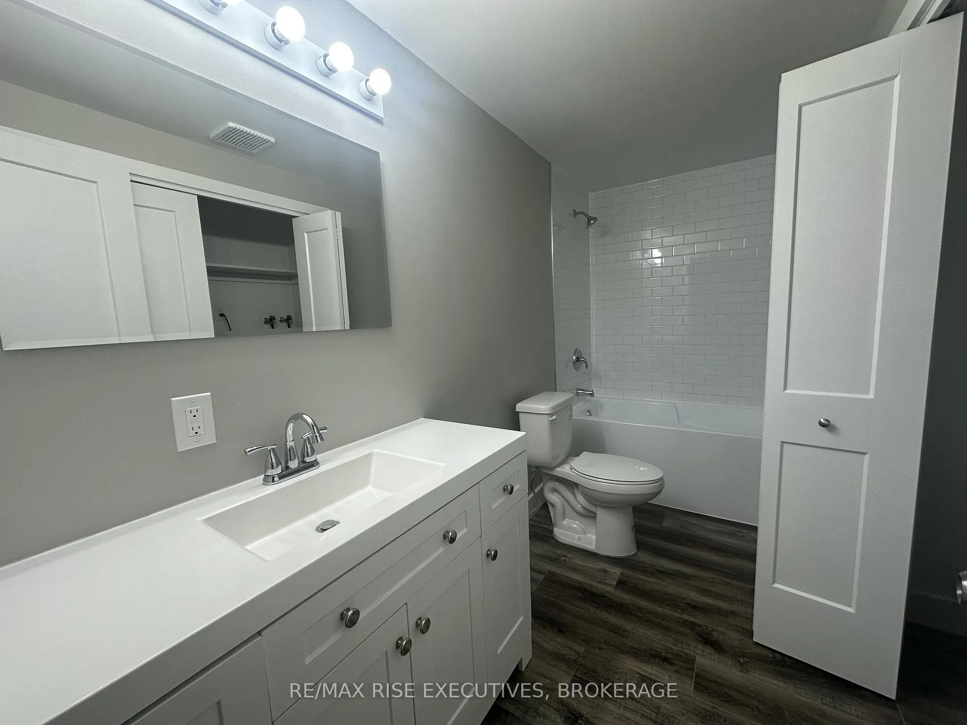 Photo 12 of Unit 2, 565 Emma Street, Gananoque — HOMEH