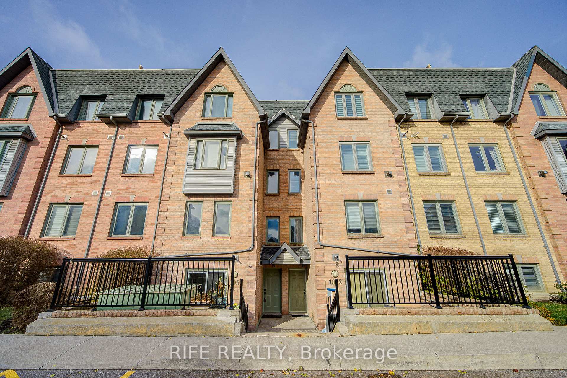 Photo 2 of Unit 1033, 75 Weldrick Road E, Richmond Hill, Observatory — HOMEH