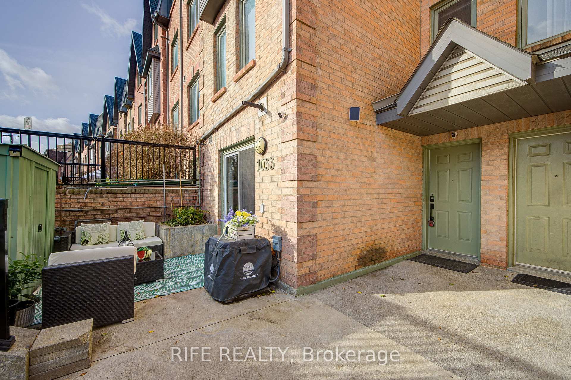 Photo 3 of Unit 1033, 75 Weldrick Road E, Richmond Hill, Observatory — HOMEH