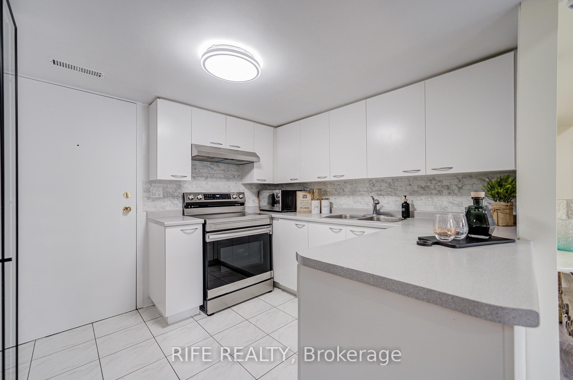 Photo 6 of Unit 1033, 75 Weldrick Road E, Richmond Hill, Observatory — HOMEH