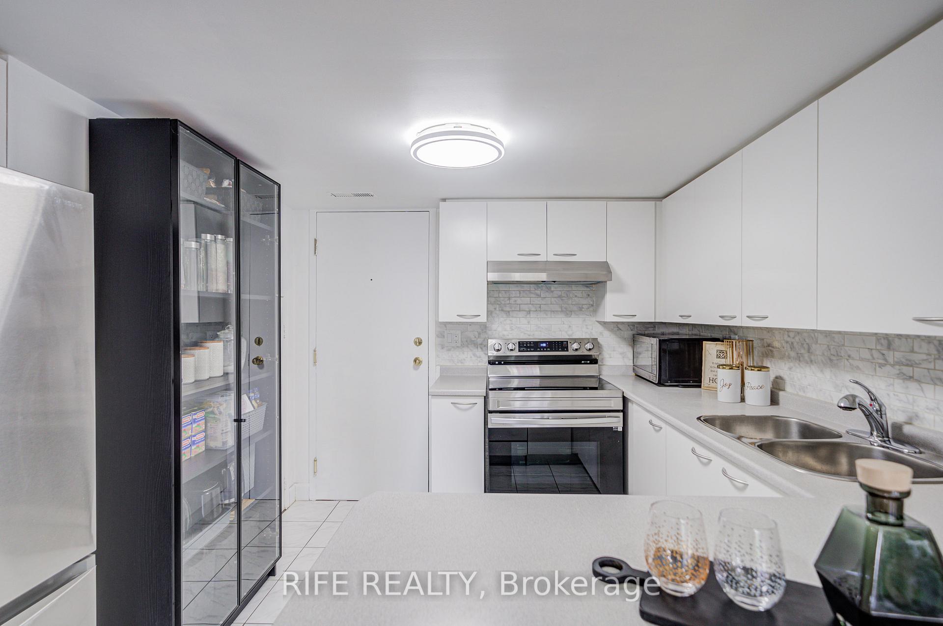 Photo 7 of Unit 1033, 75 Weldrick Road E, Richmond Hill, Observatory — HOMEH