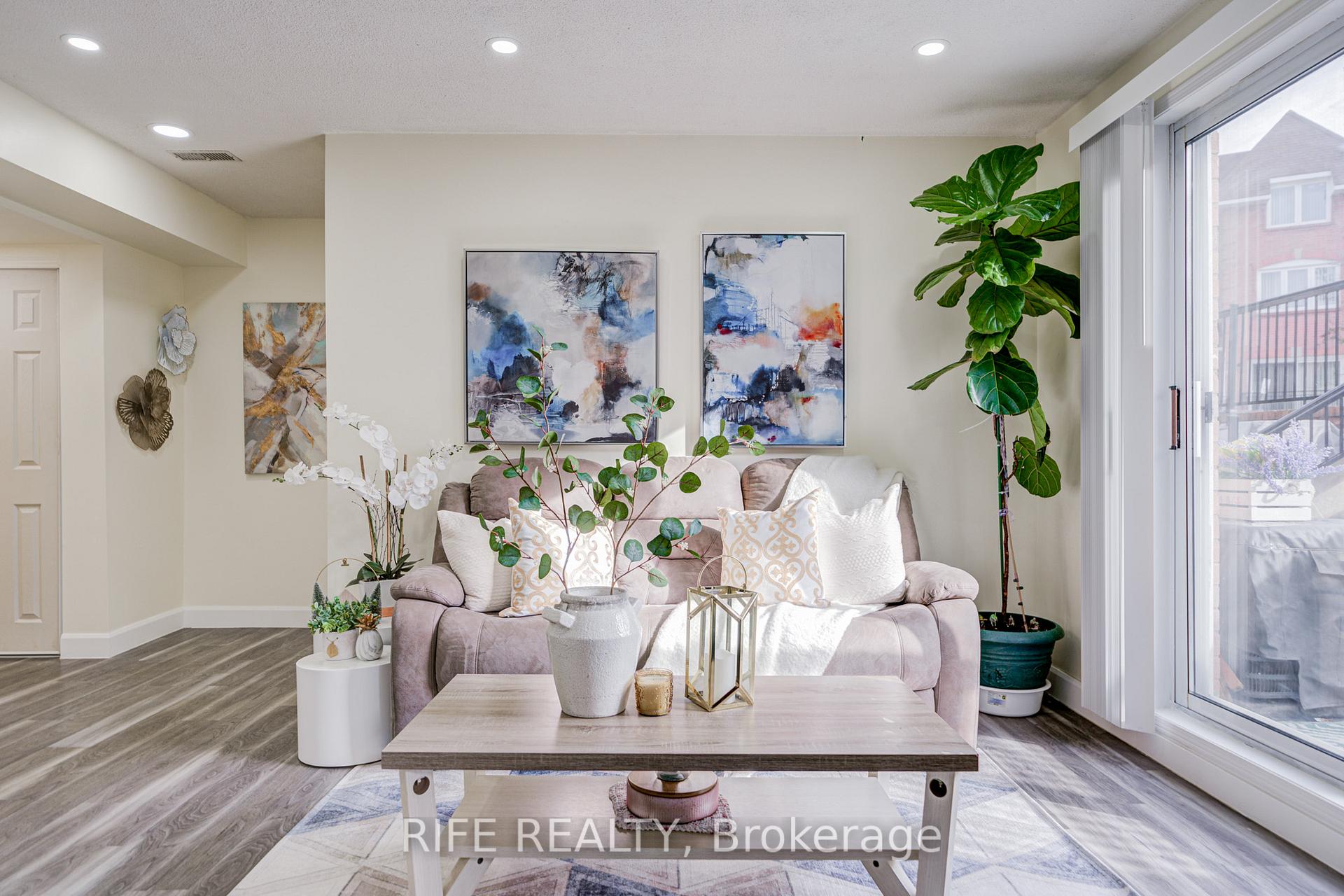 Photo 9 of Unit 1033, 75 Weldrick Road E, Richmond Hill, Observatory — HOMEH