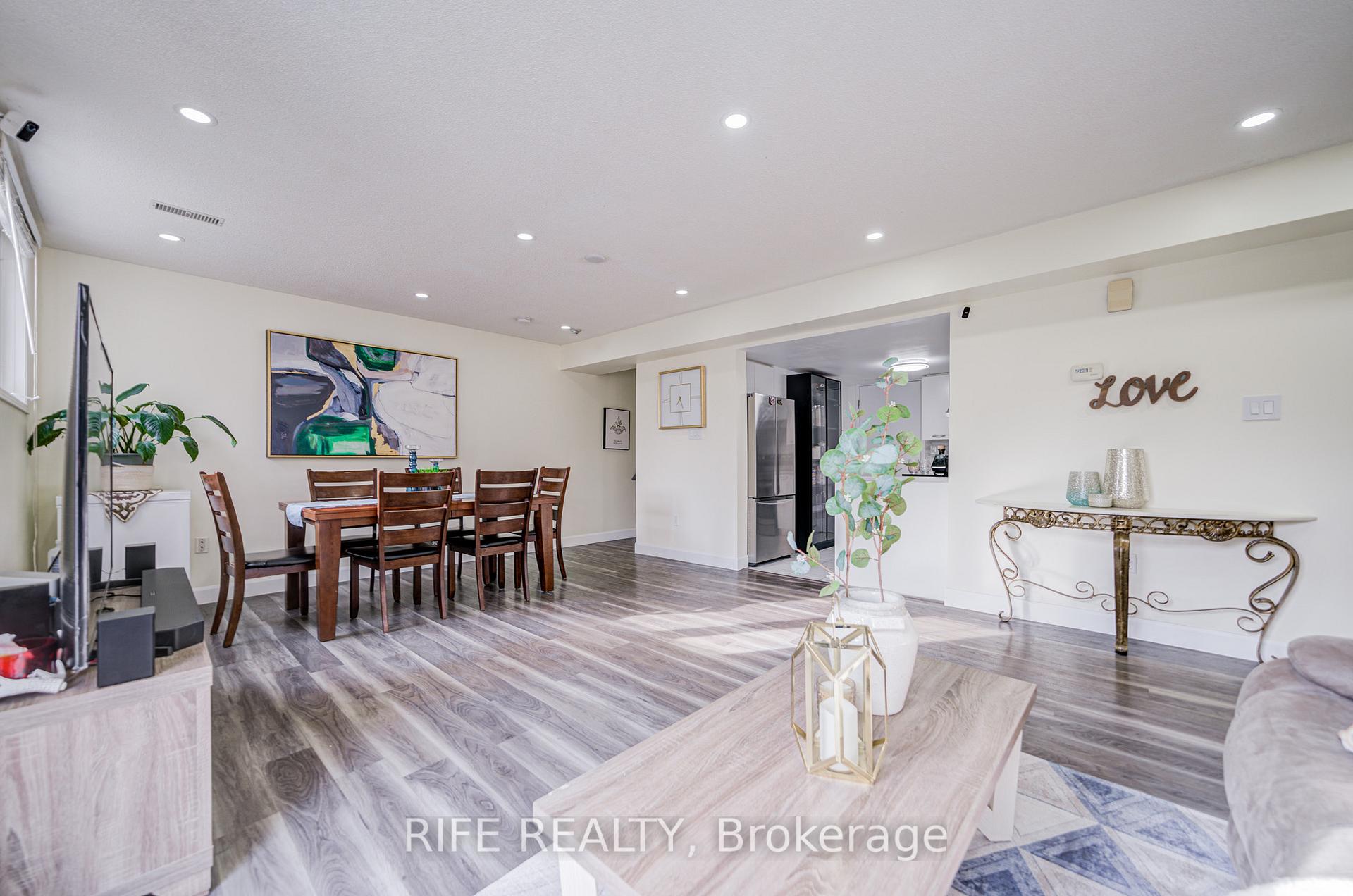 Photo 11 of Unit 1033, 75 Weldrick Road E, Richmond Hill, Observatory — HOMEH