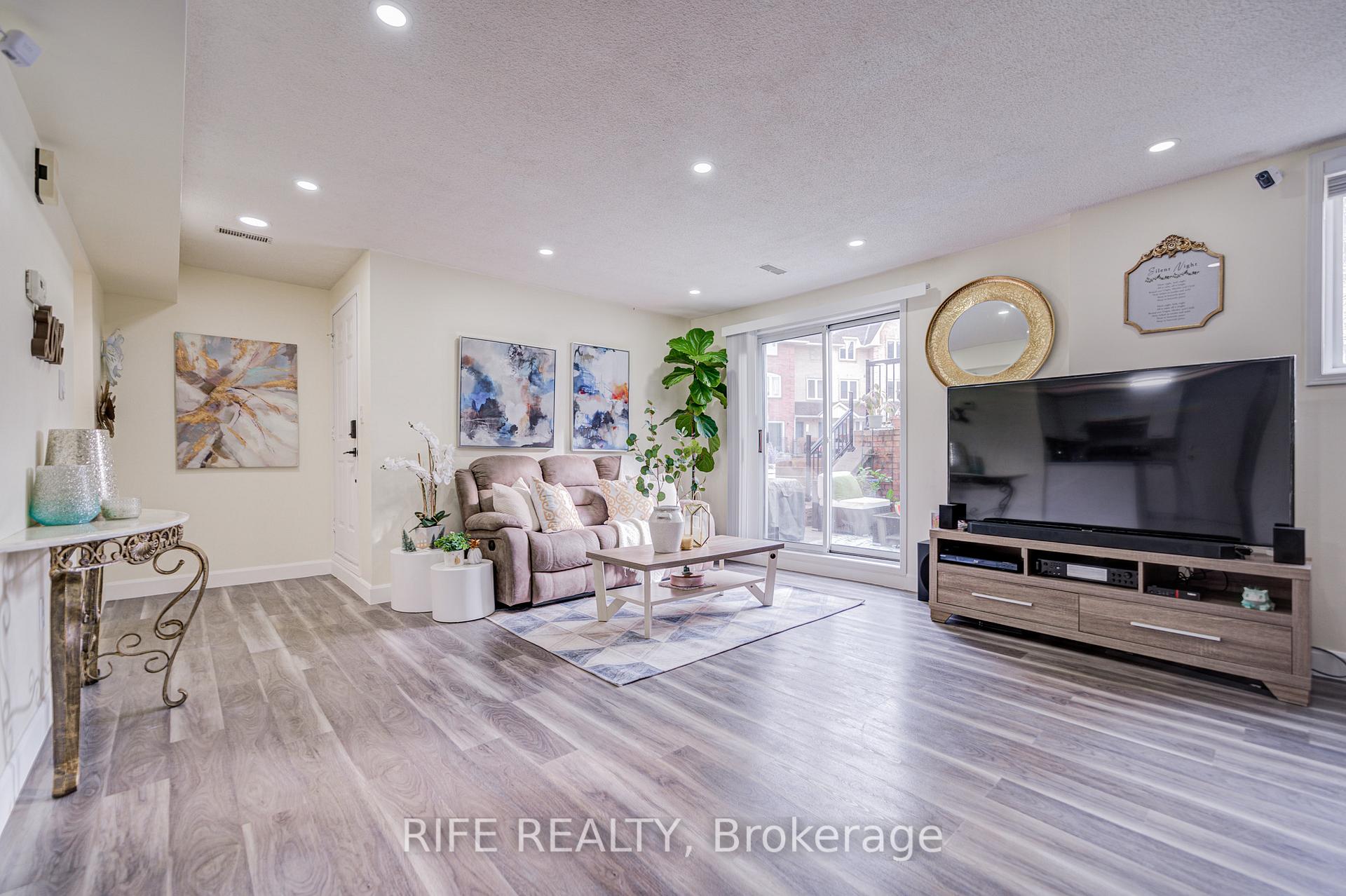 Photo 19 of Unit 1033, 75 Weldrick Road E, Richmond Hill, Observatory — HOMEH