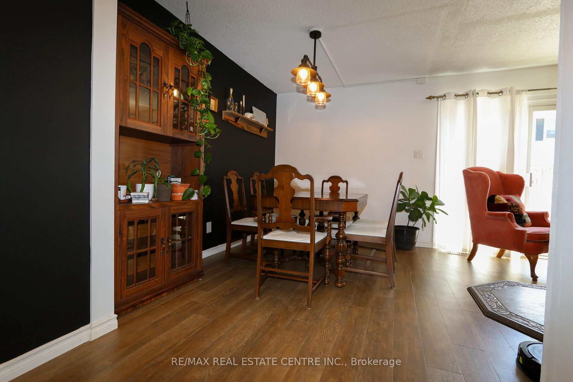 Photo 4 of Unit 1, 423 Keats Way, Waterloo — HOMEH