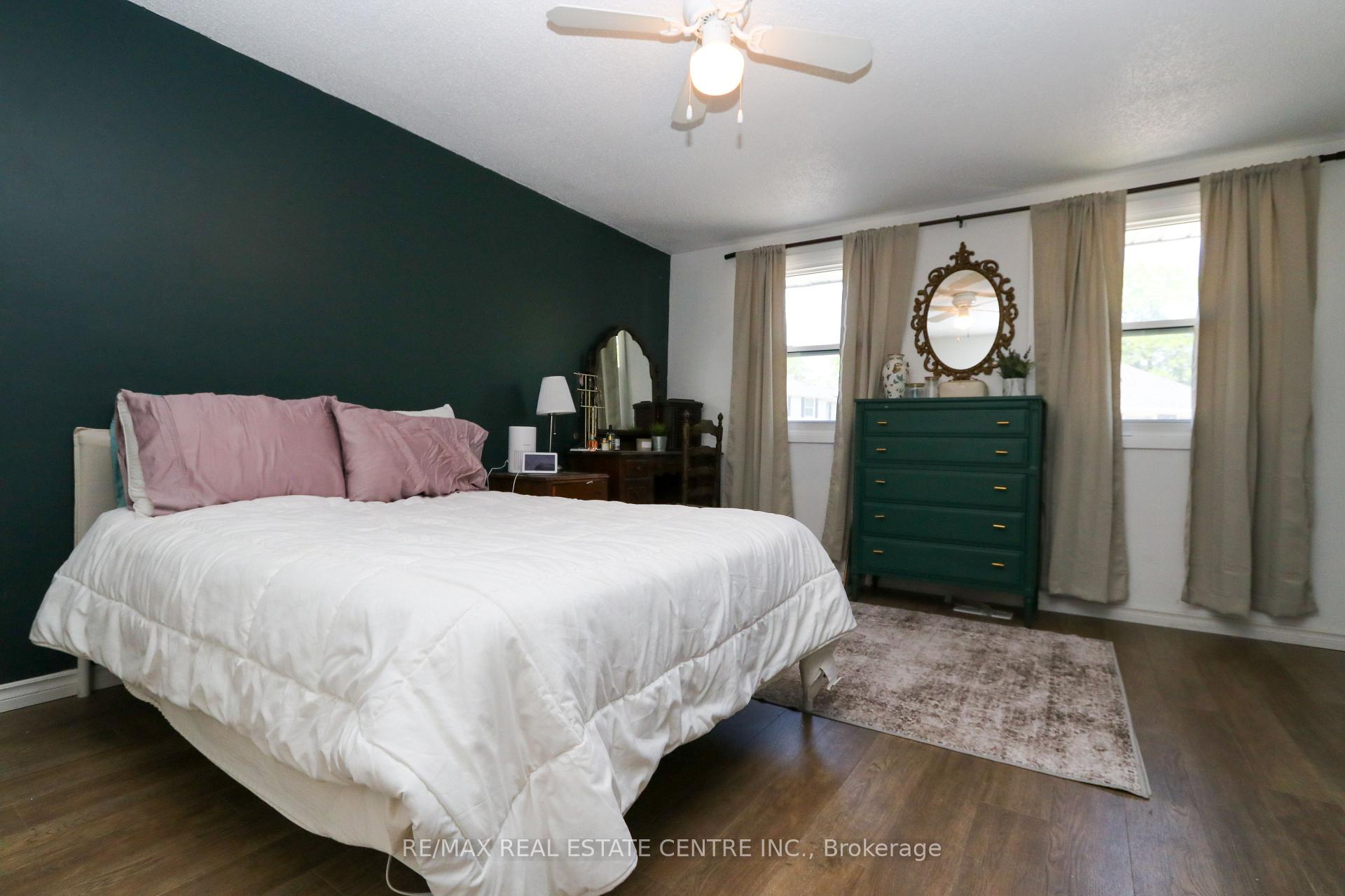 Photo 13 of Unit 1, 423 Keats Way, Waterloo — HOMEH