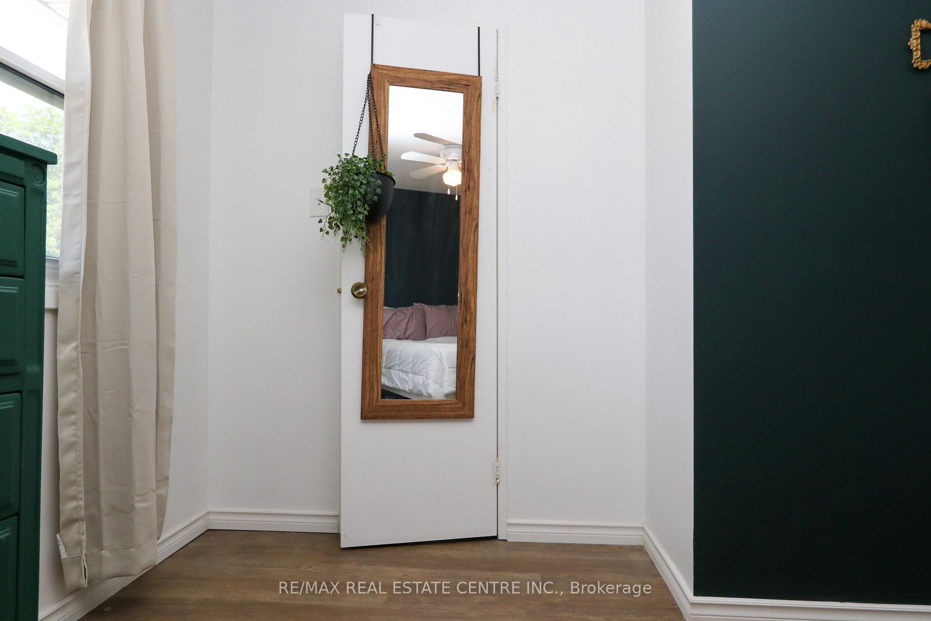 Photo 14 of Unit 1, 423 Keats Way, Waterloo — HOMEH