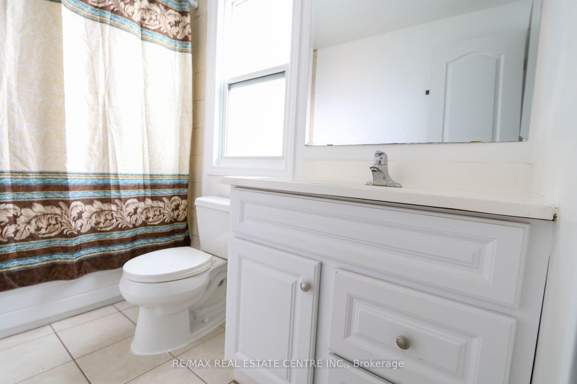 Photo 16 of Unit 1, 423 Keats Way, Waterloo — HOMEH