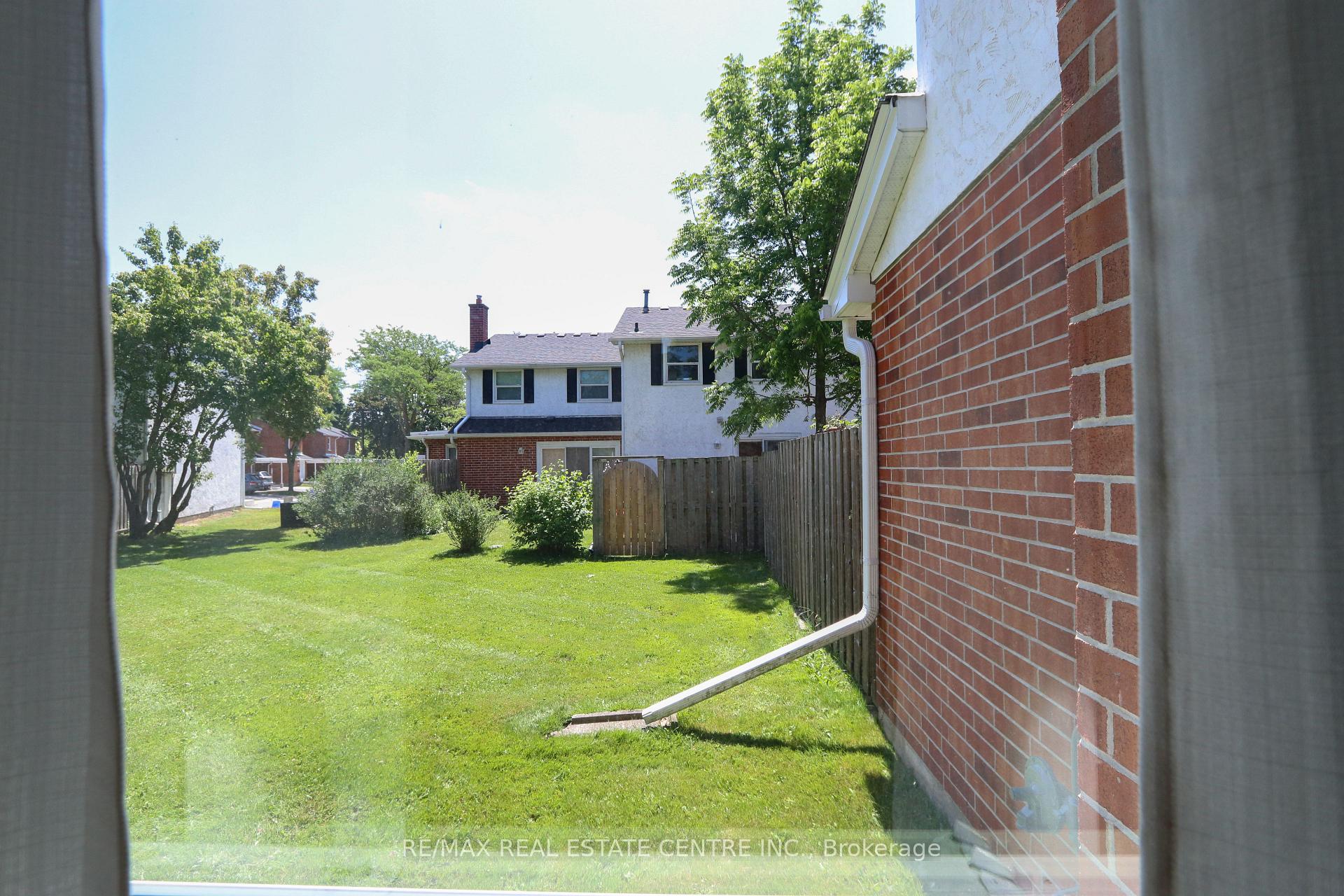 Photo 21 of Unit 1, 423 Keats Way, Waterloo — HOMEH