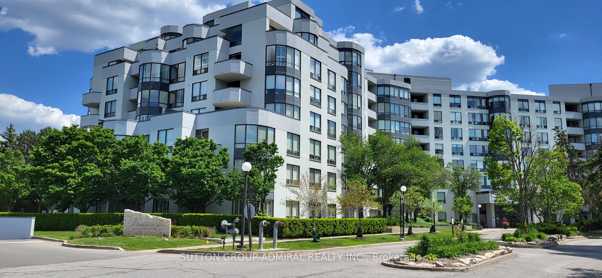 Front of Unit 104, 333 Clark Avenue W