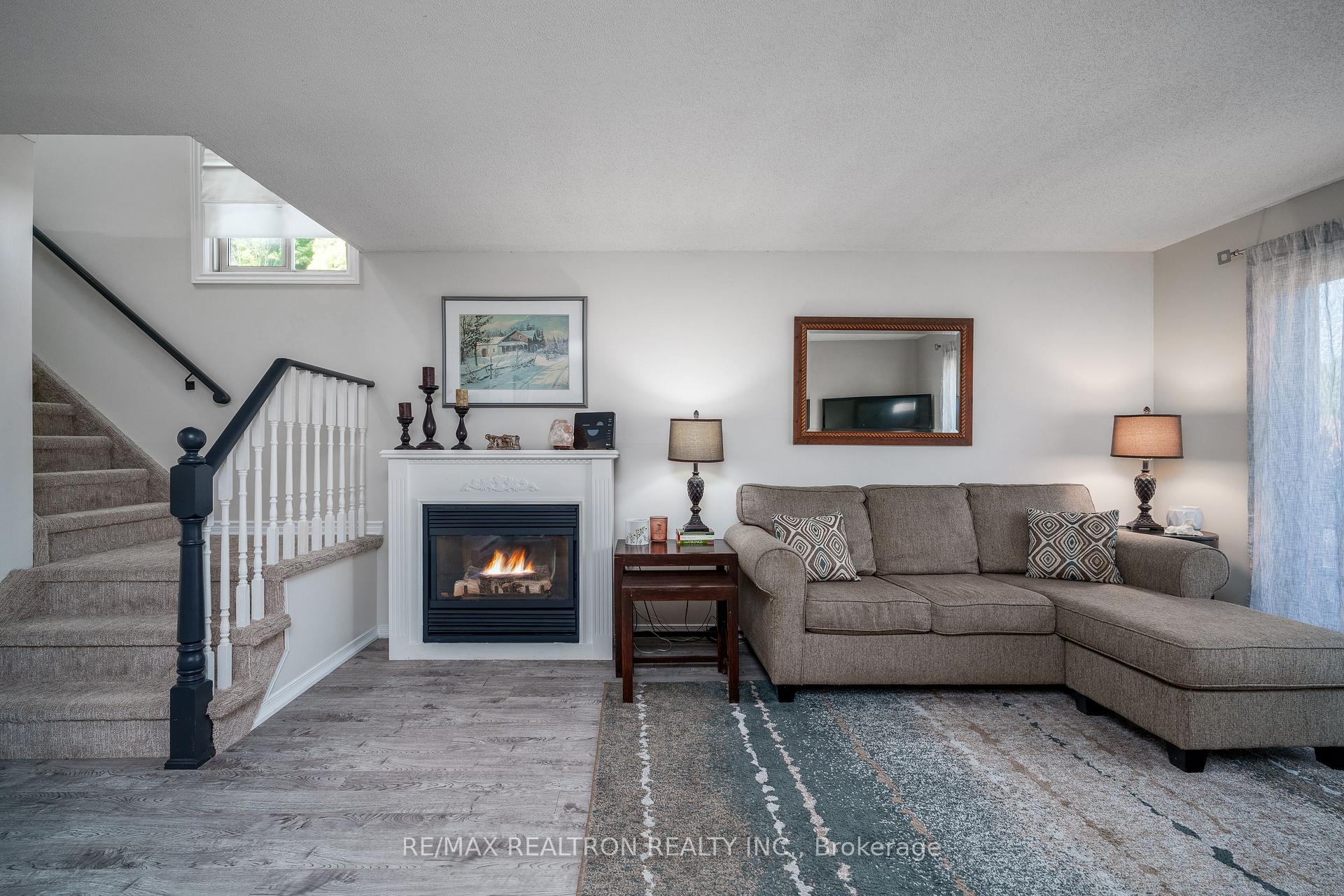 Photo 5 of 2 Sawmill Road, Barrie, Ardagh — HOMEH