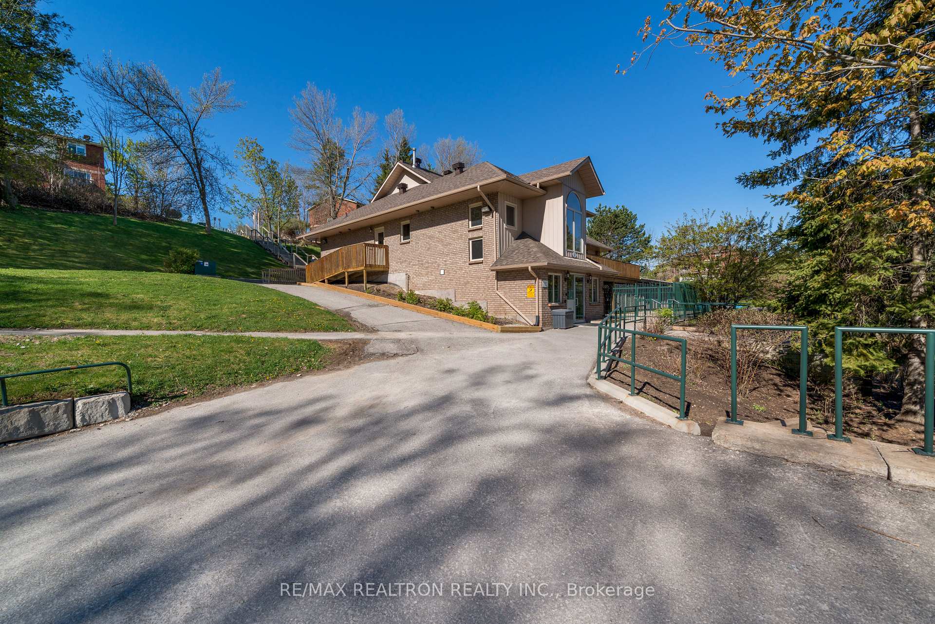 Photo 35 of 2 Sawmill Road, Barrie, Ardagh — HOMEH