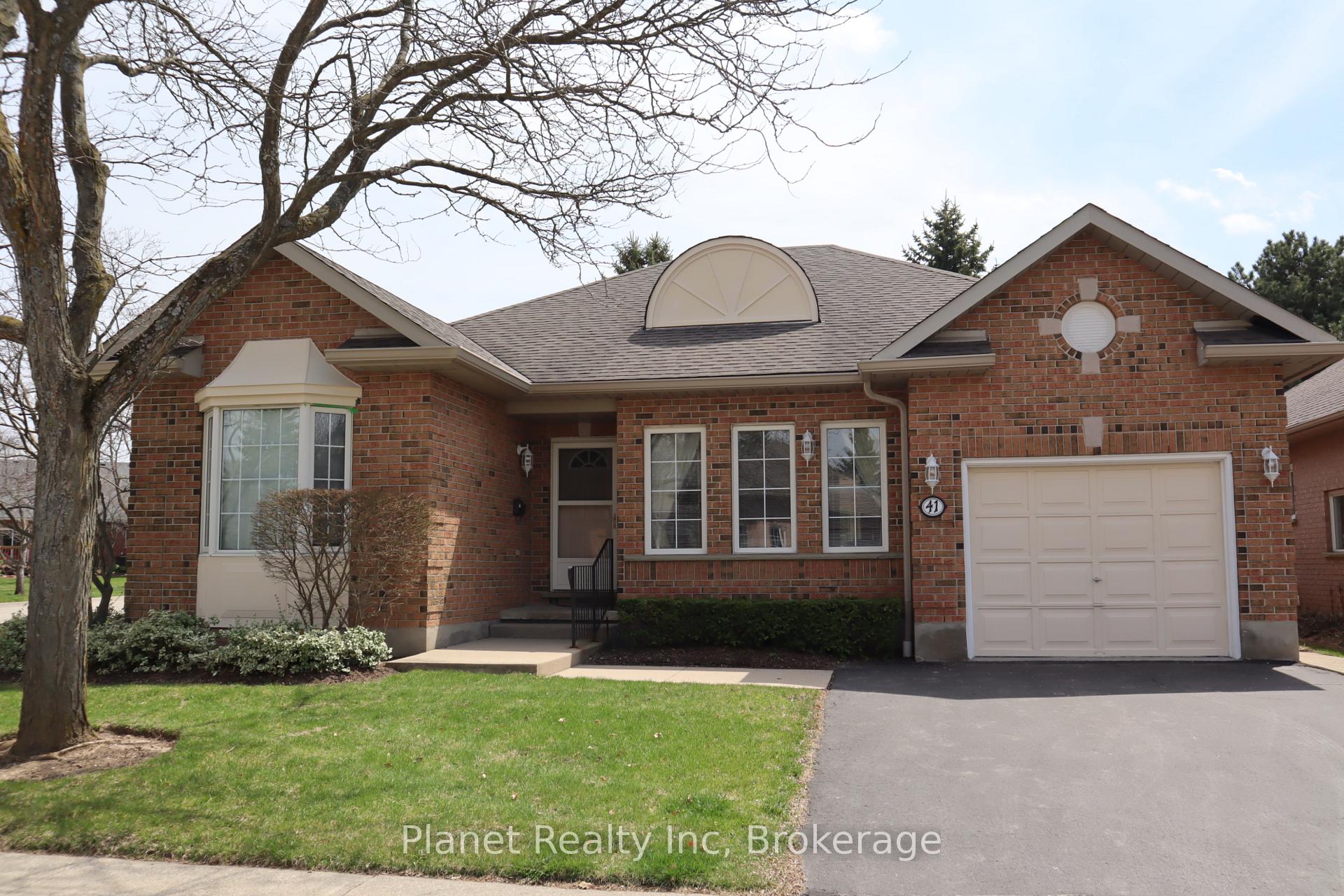 Front of 41 Arbordale Walk