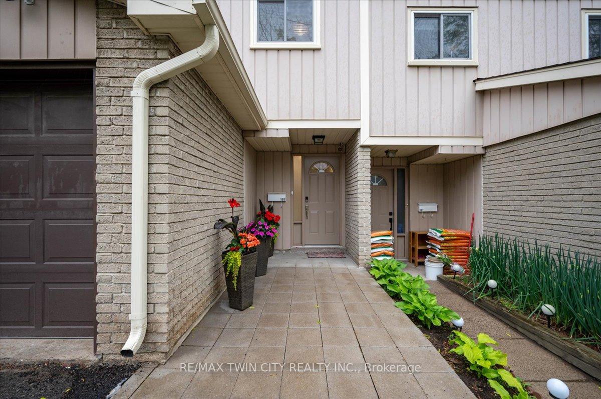 Photo 5 of Unit 101, 51 Paulander Drive, Kitchener — HOMEH