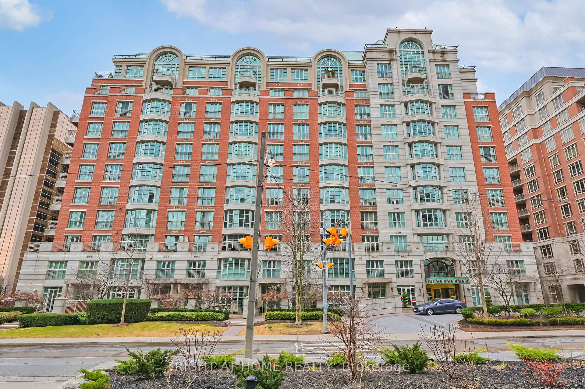 Photo 1 of Unit 209, 33 Delisle Avenue, Toronto, Yonge-St. Clair — HOMEH