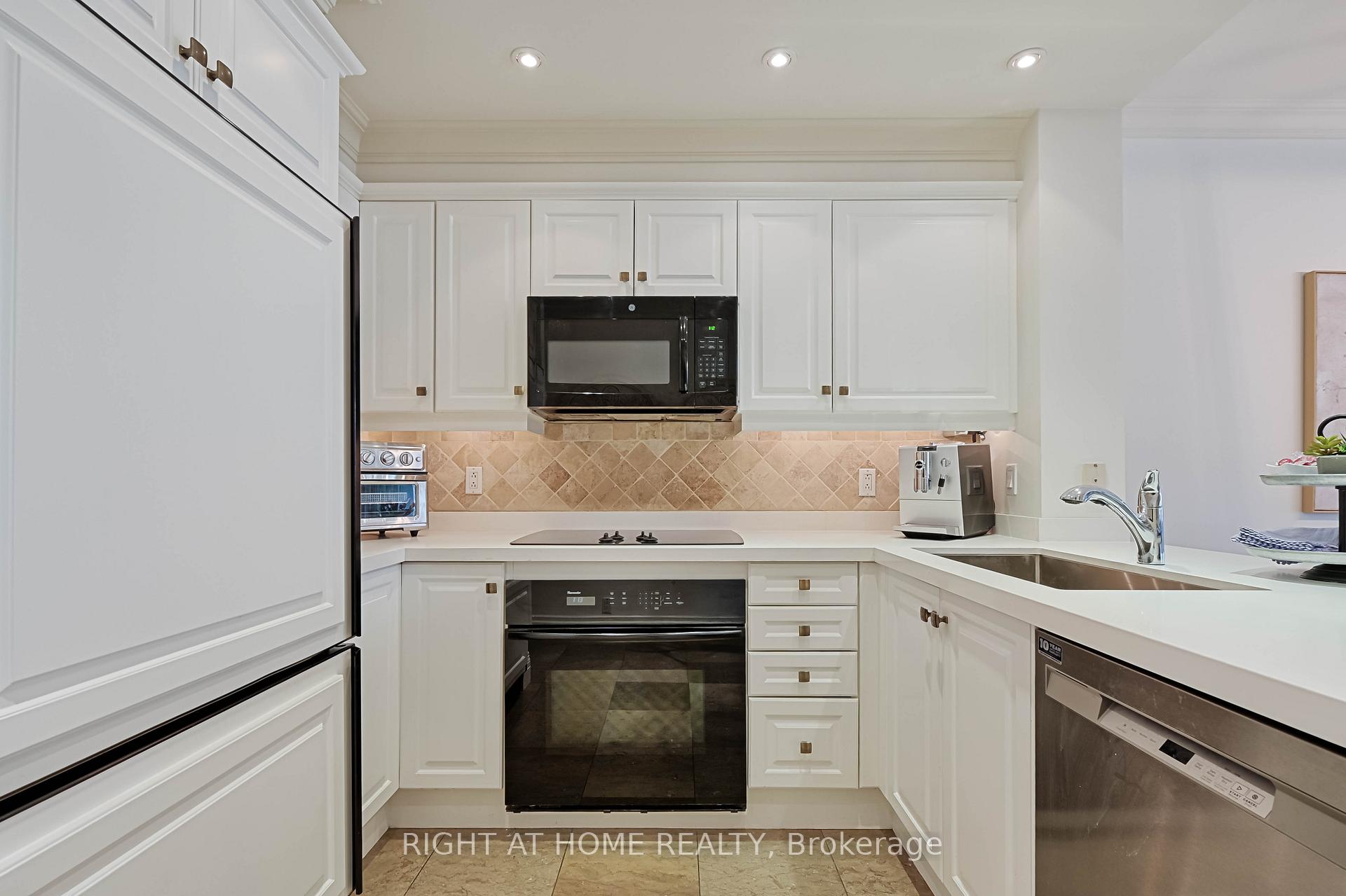 Photo 7 of Unit 209, 33 Delisle Avenue, Toronto, Yonge-St. Clair — HOMEH
