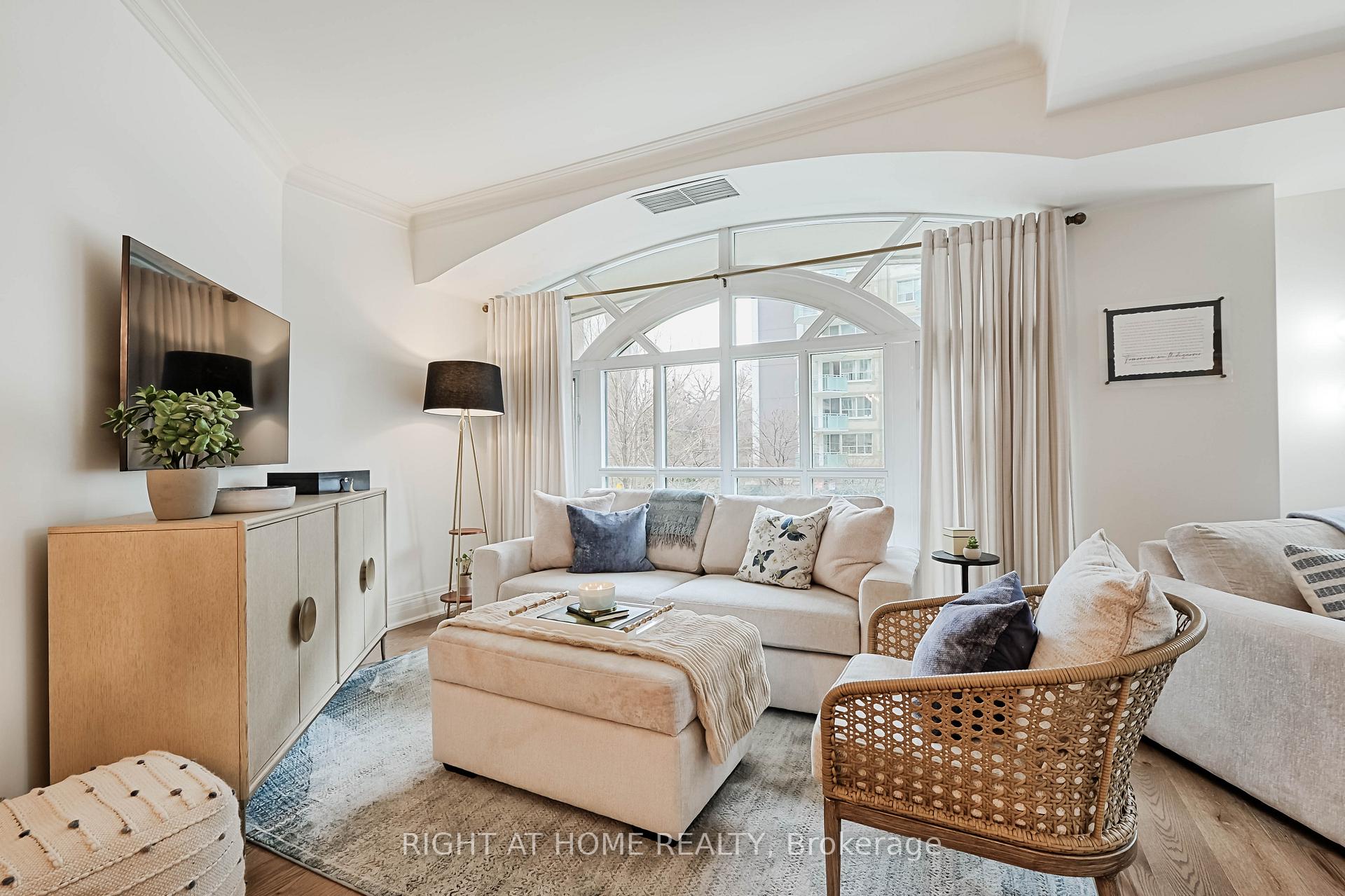 Photo 11 of Unit 209, 33 Delisle Avenue, Toronto, Yonge-St. Clair — HOMEH